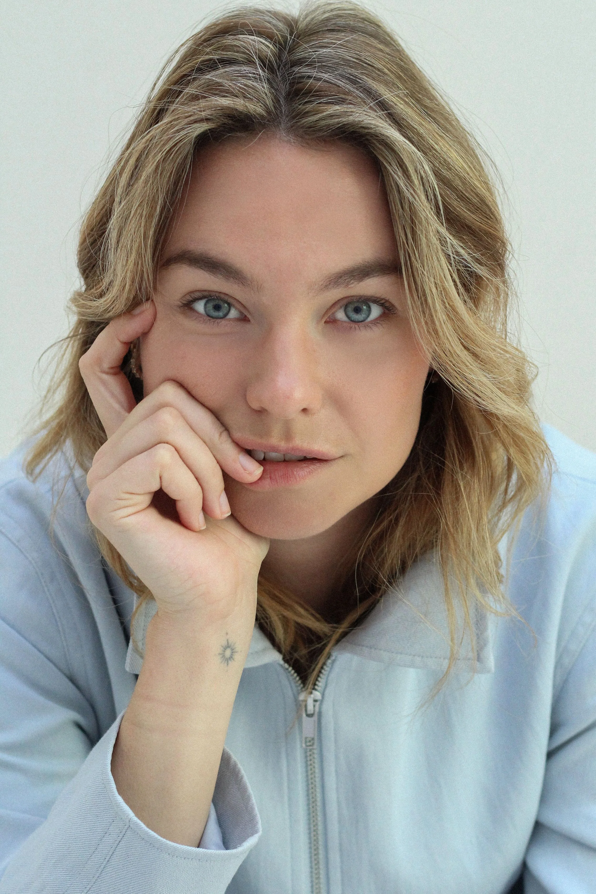 2-fayenne-main-book.jpg