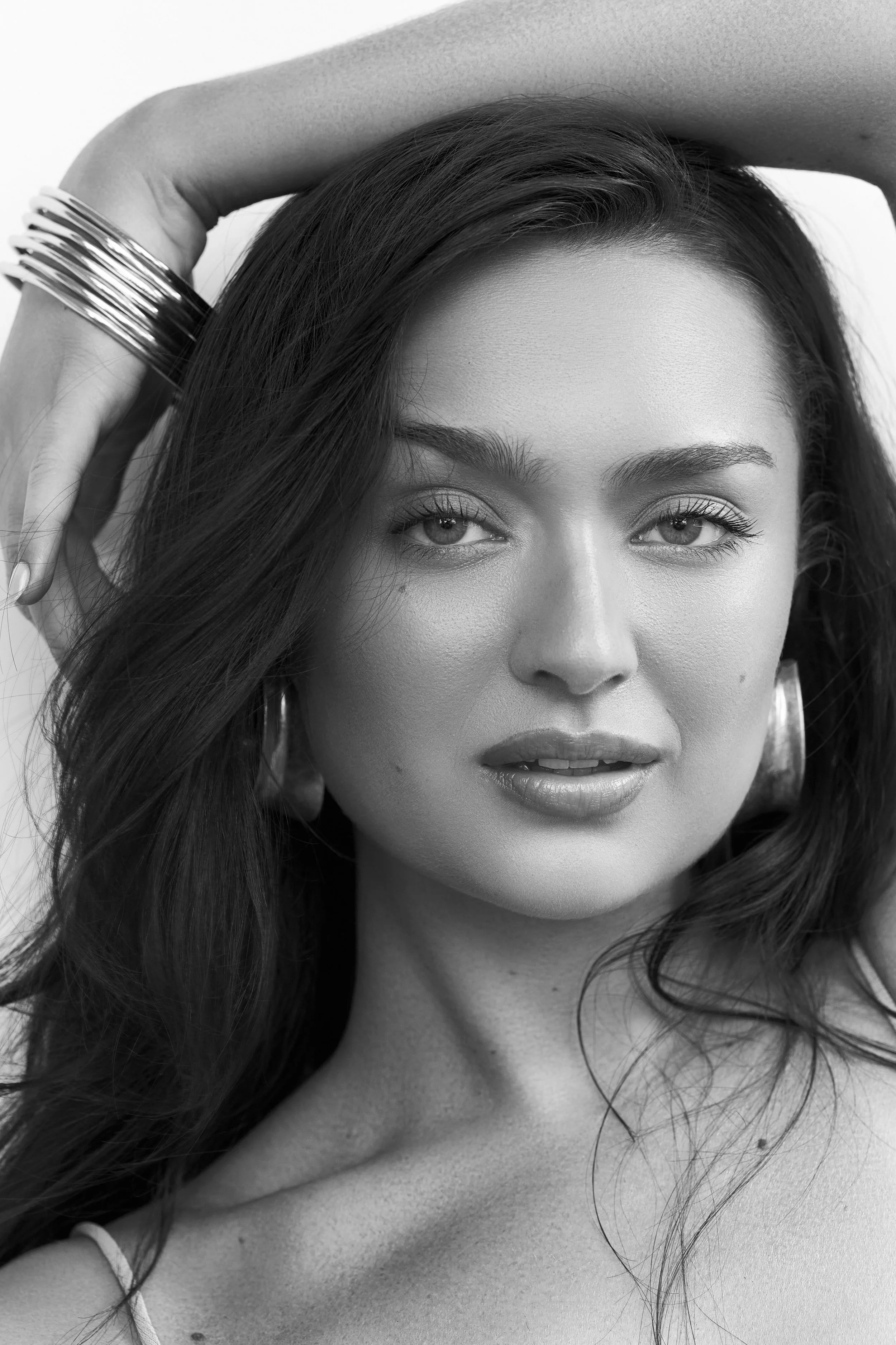 1-ella-n-main-book.jpg