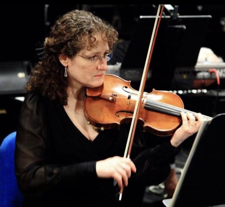 Lynn Murphy - Violin/Viola