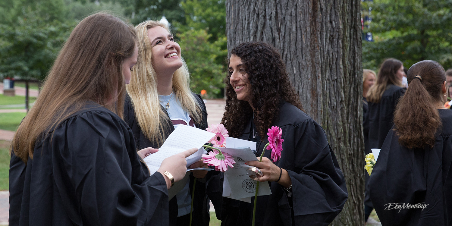 Image of seniors reading their letters.