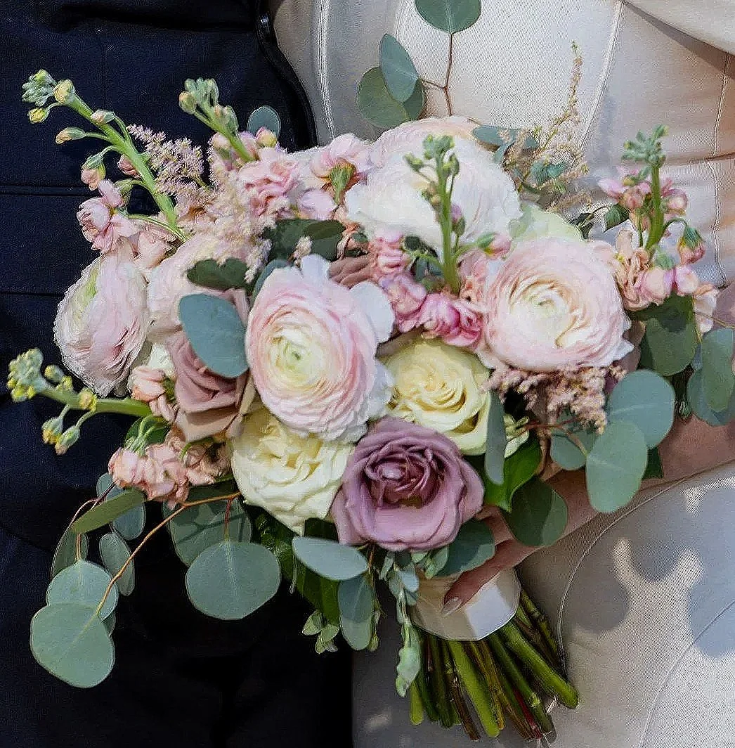 Blushing Beauty (Preorder)