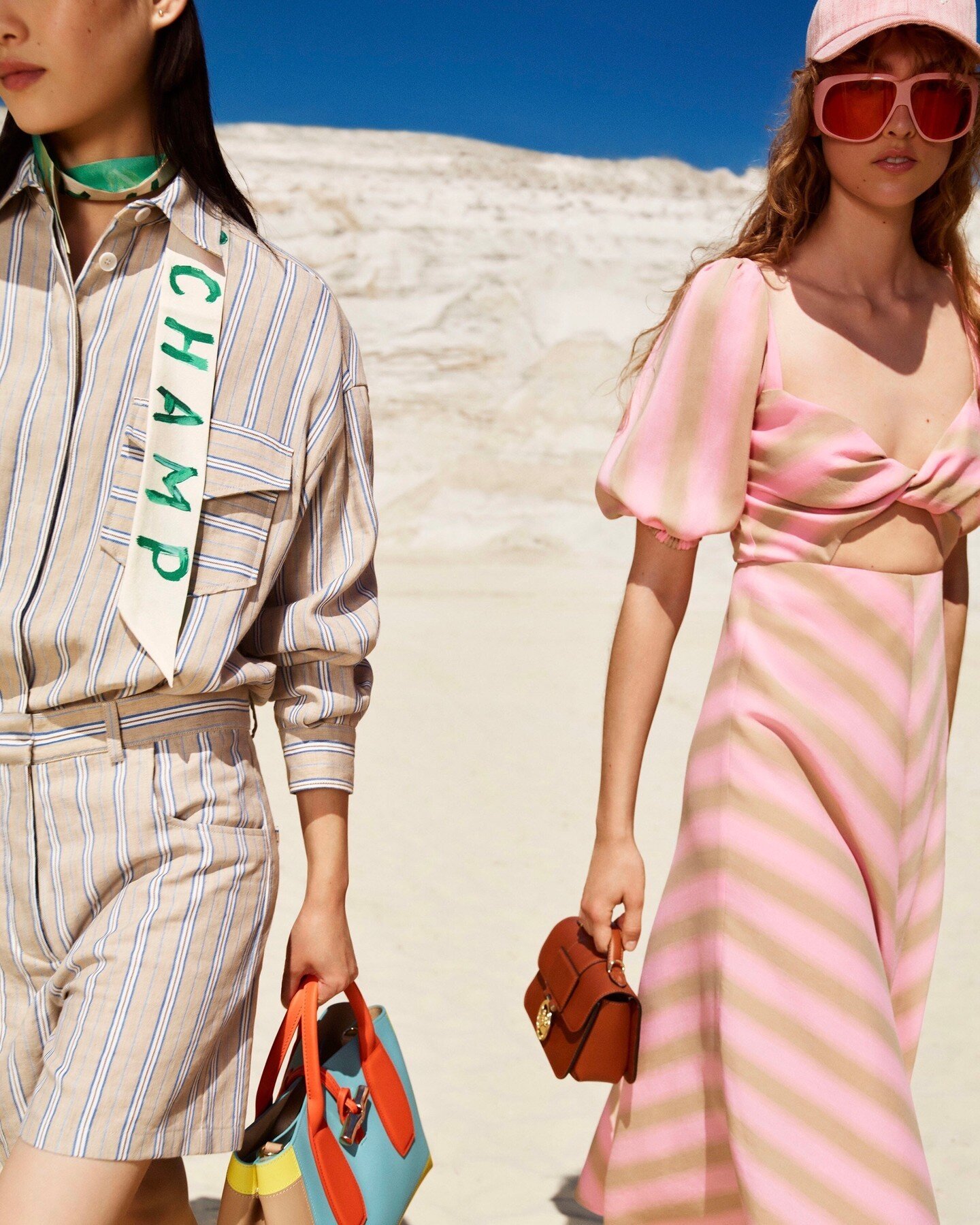 SPING-SUMMER collections 2023
with DESIGNER : LONCHAMP
|
Live your summer in pink, orange and green. Very refreshing looks at LONCHAMP this summer. Total looks with purse, bags and shoes to go with the ensemble. We love the designs and the colours.
|