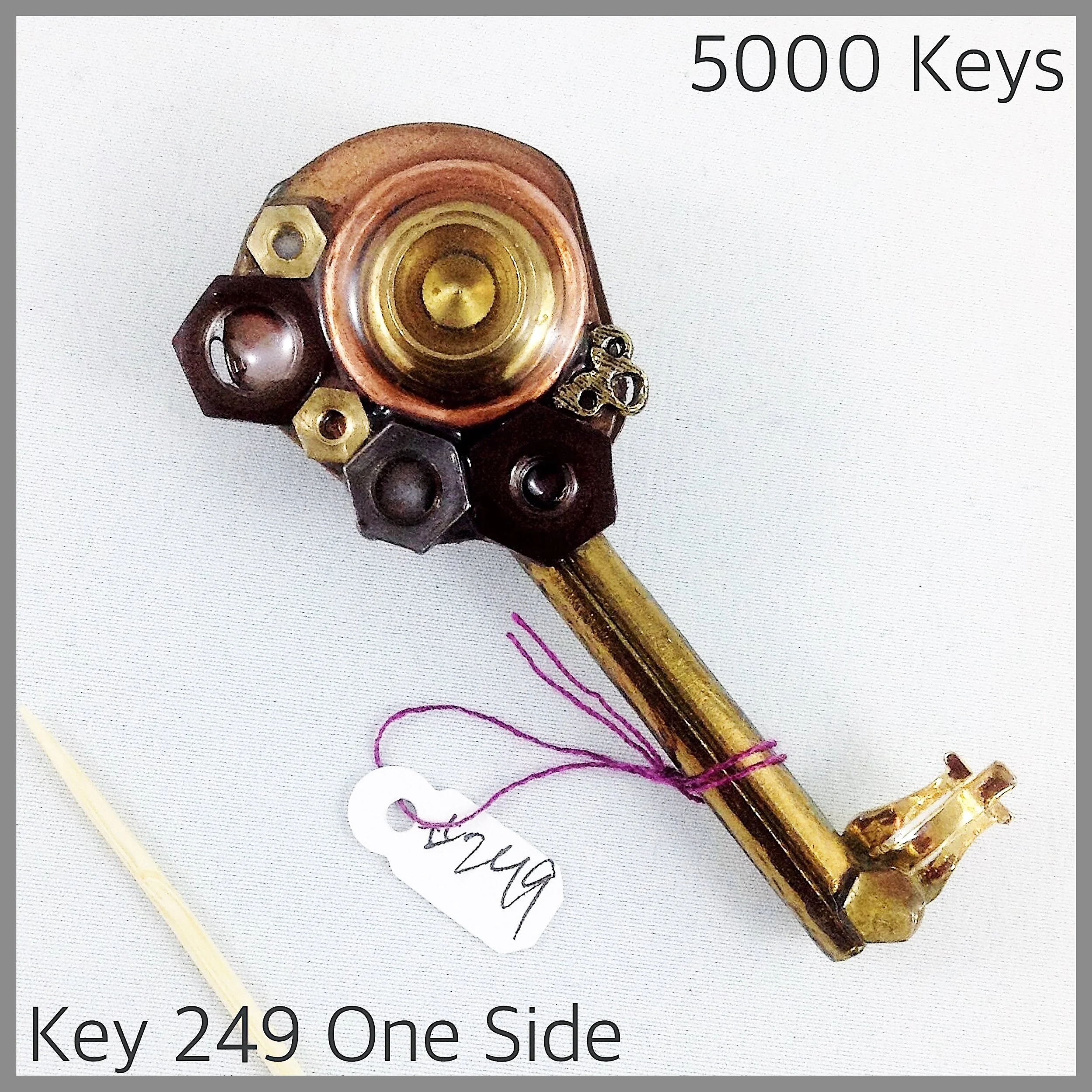 Key 249 one side - 1.JPG