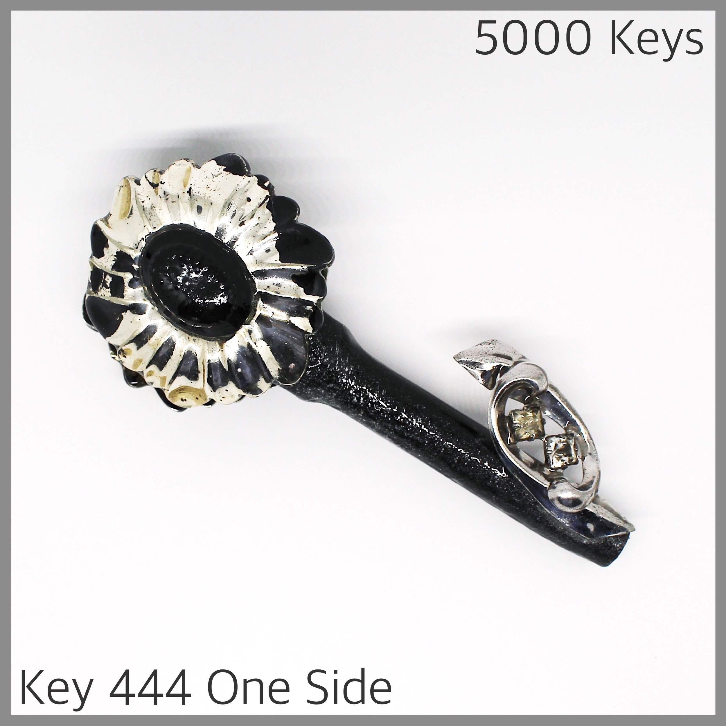 Key 444 one side - 1.JPG