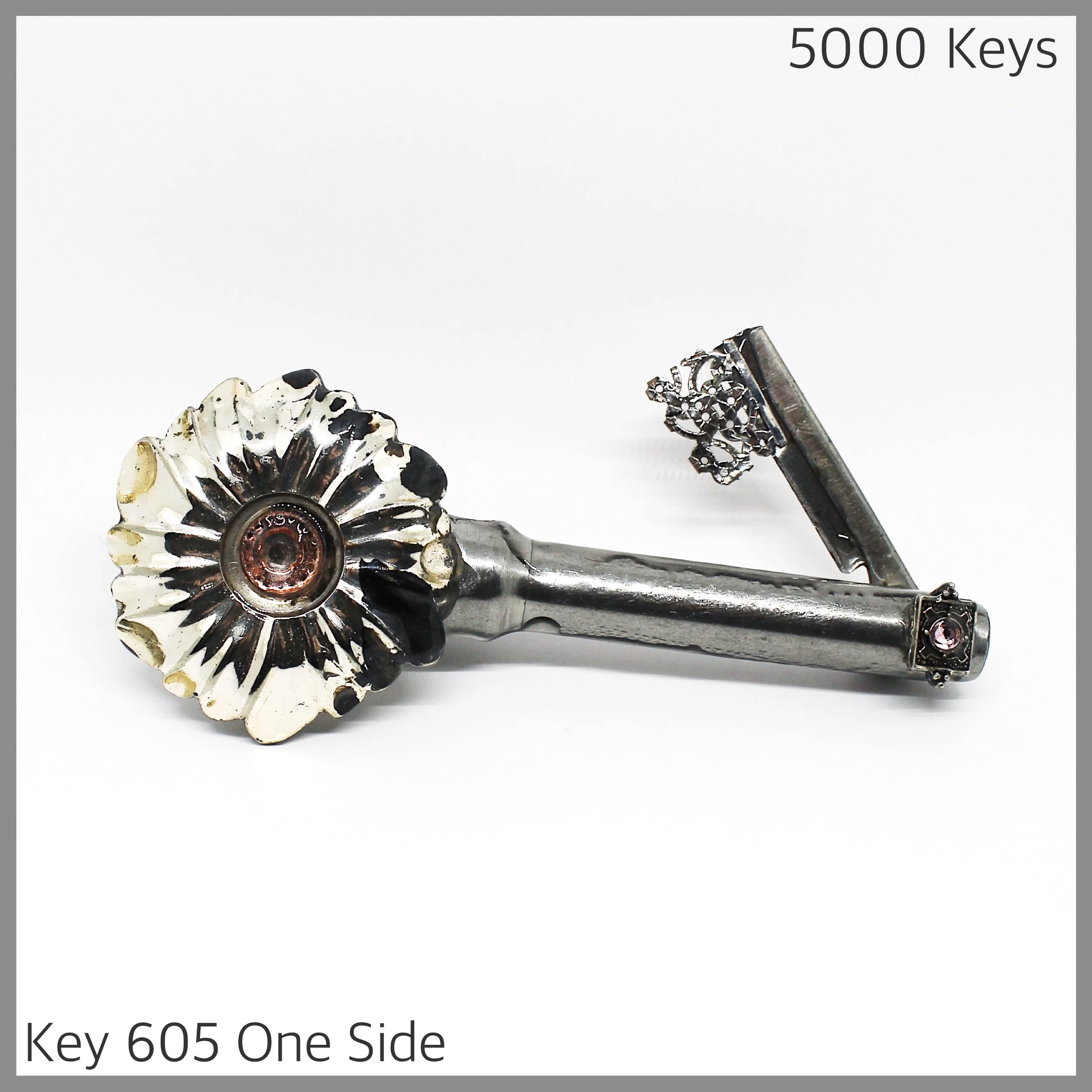 Key 605 one side - 1.JPG
