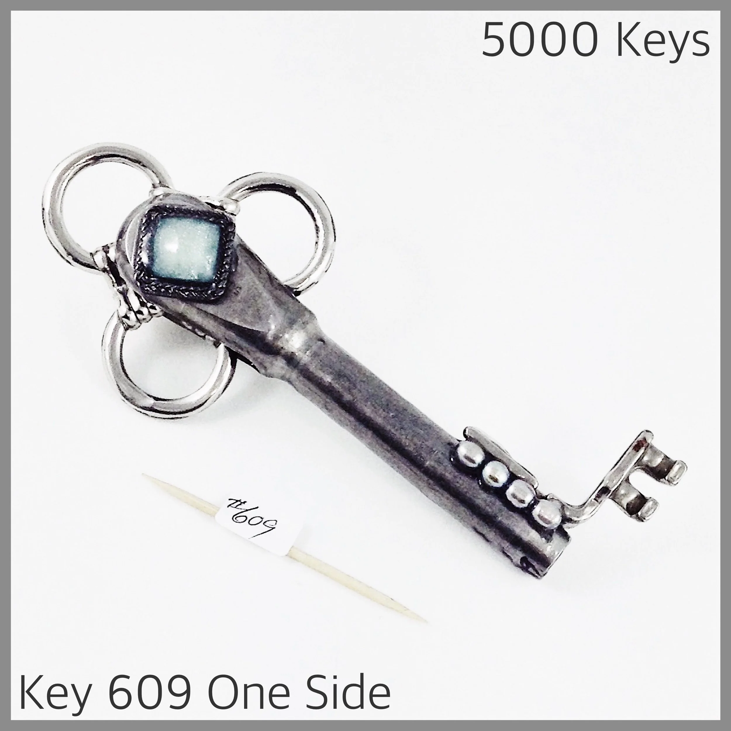 Key 609 one side - 1.JPG