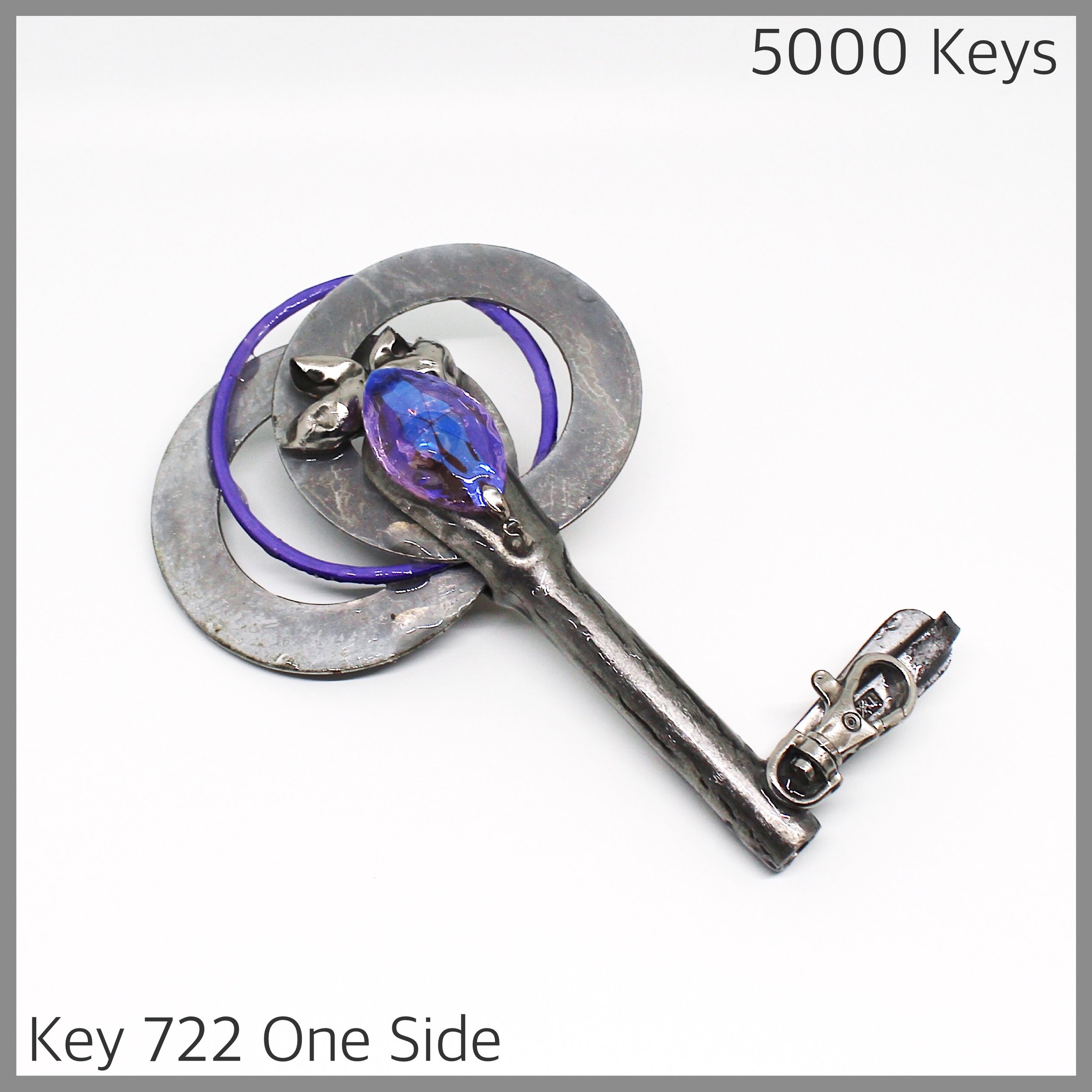 Key 722 one side - 1.JPG