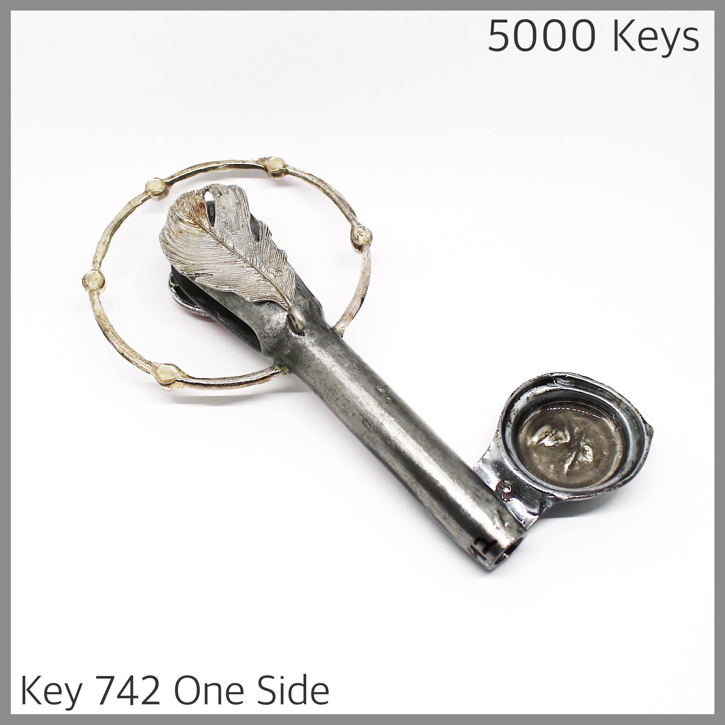 Key 742 one side - 1.JPG