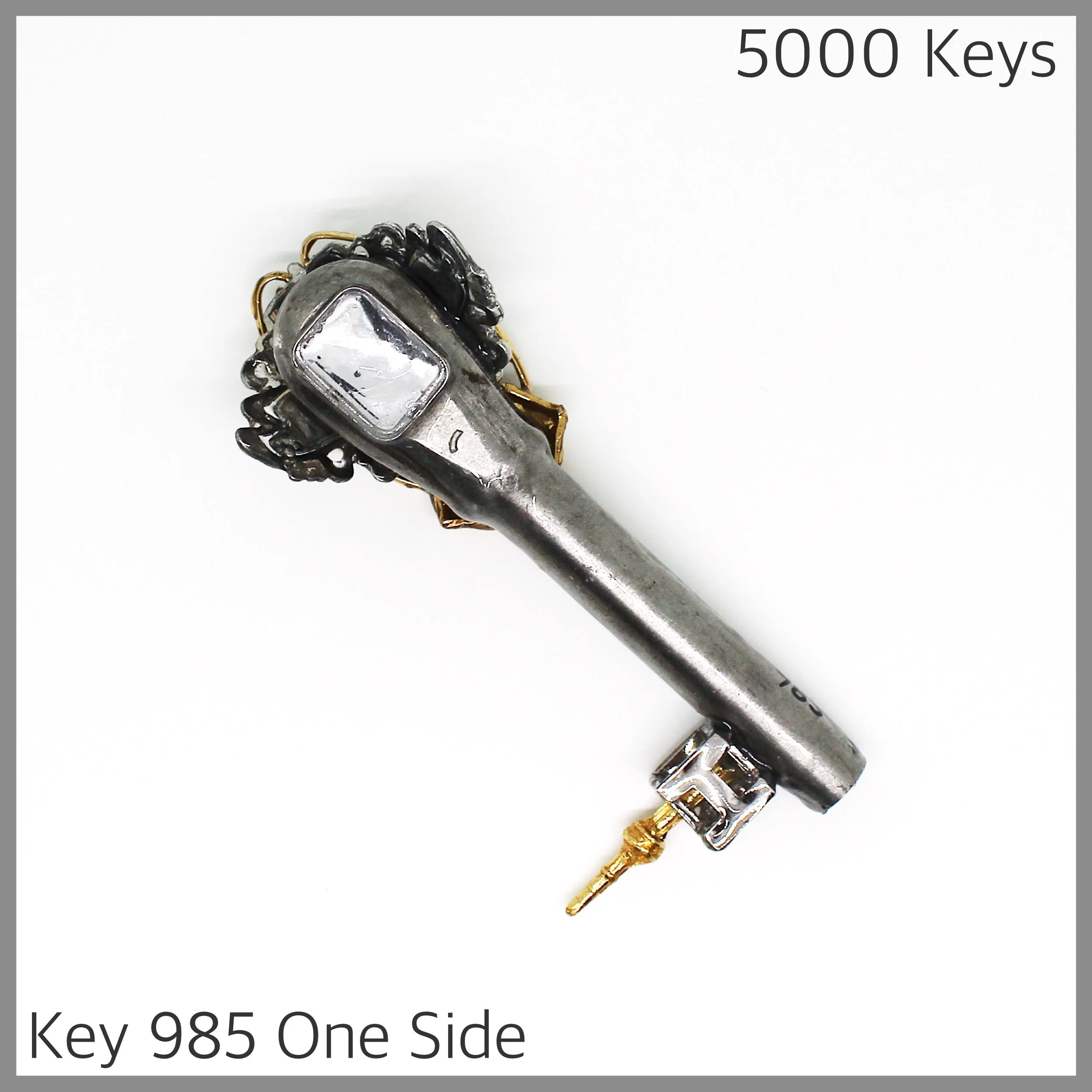 Key 985 one side - 1.JPG