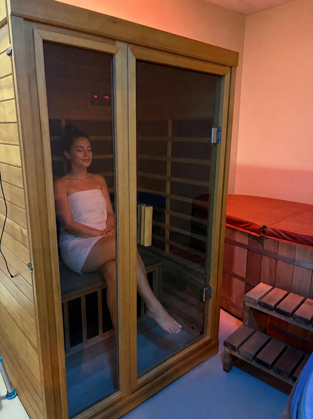 Infrared Sauna vs Red Light Therapy: What's the Difference?