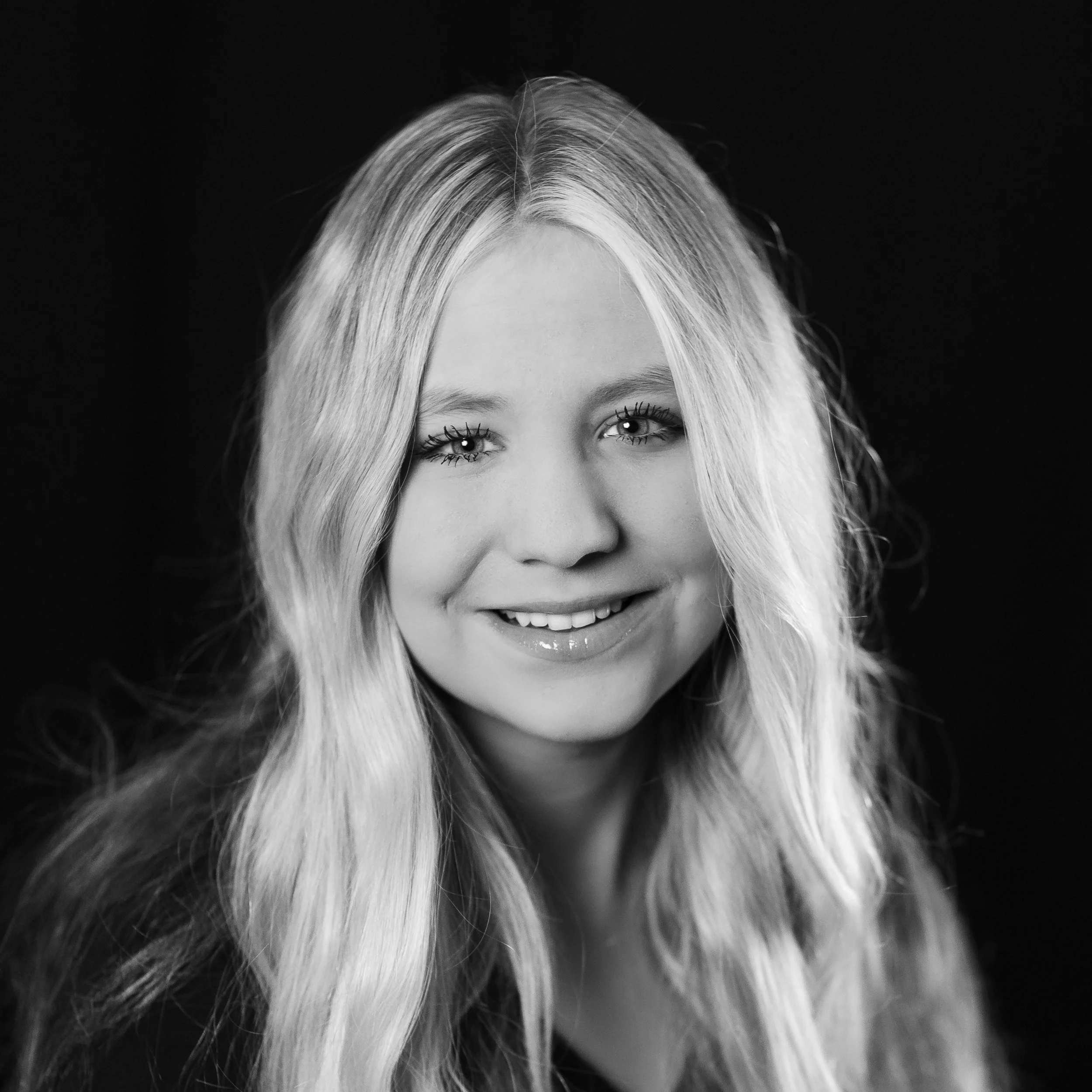  Harper Hess, Ensemble 