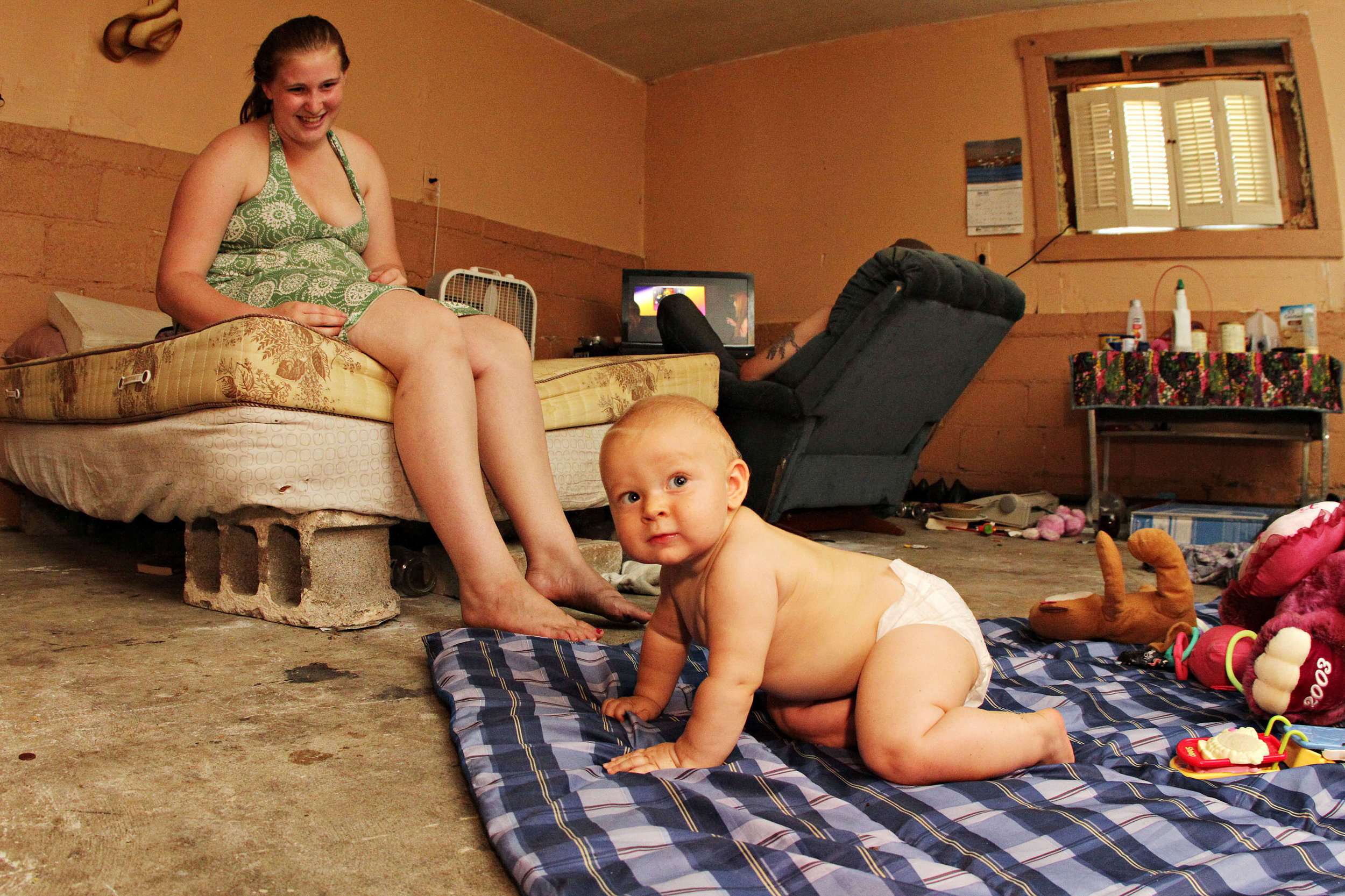 012_20120720_child_poverty.jpg