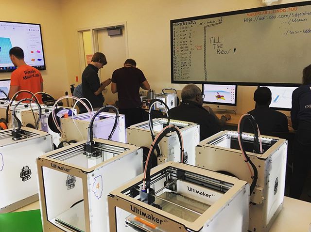 🖥📊🔋🤖 Register today for our apps and coding programming at www.egithrive.org!! #EGI #coding #makerlab #universityofillinois #computers