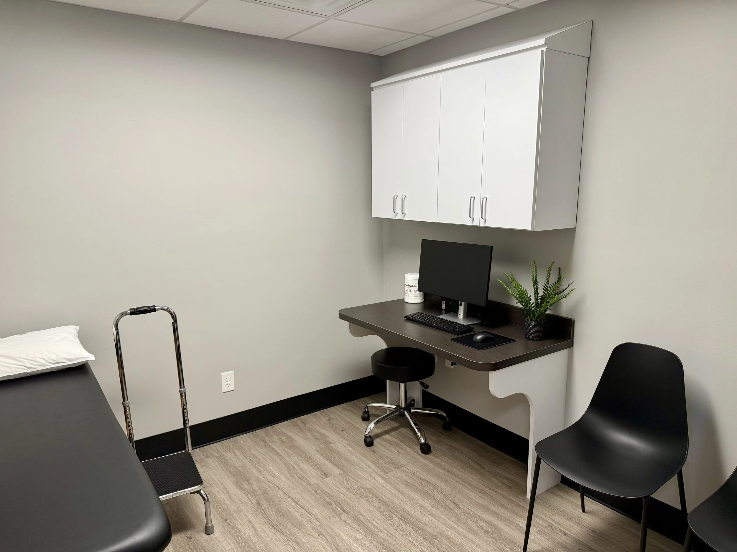 Exam Room 5 Inside.jpg