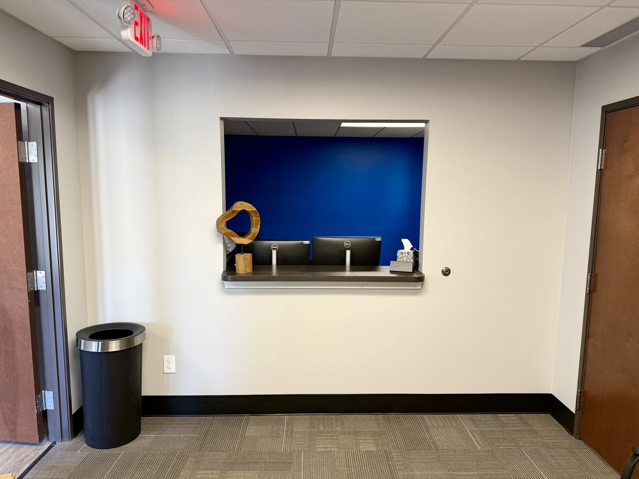 Front Desk 1.jpg