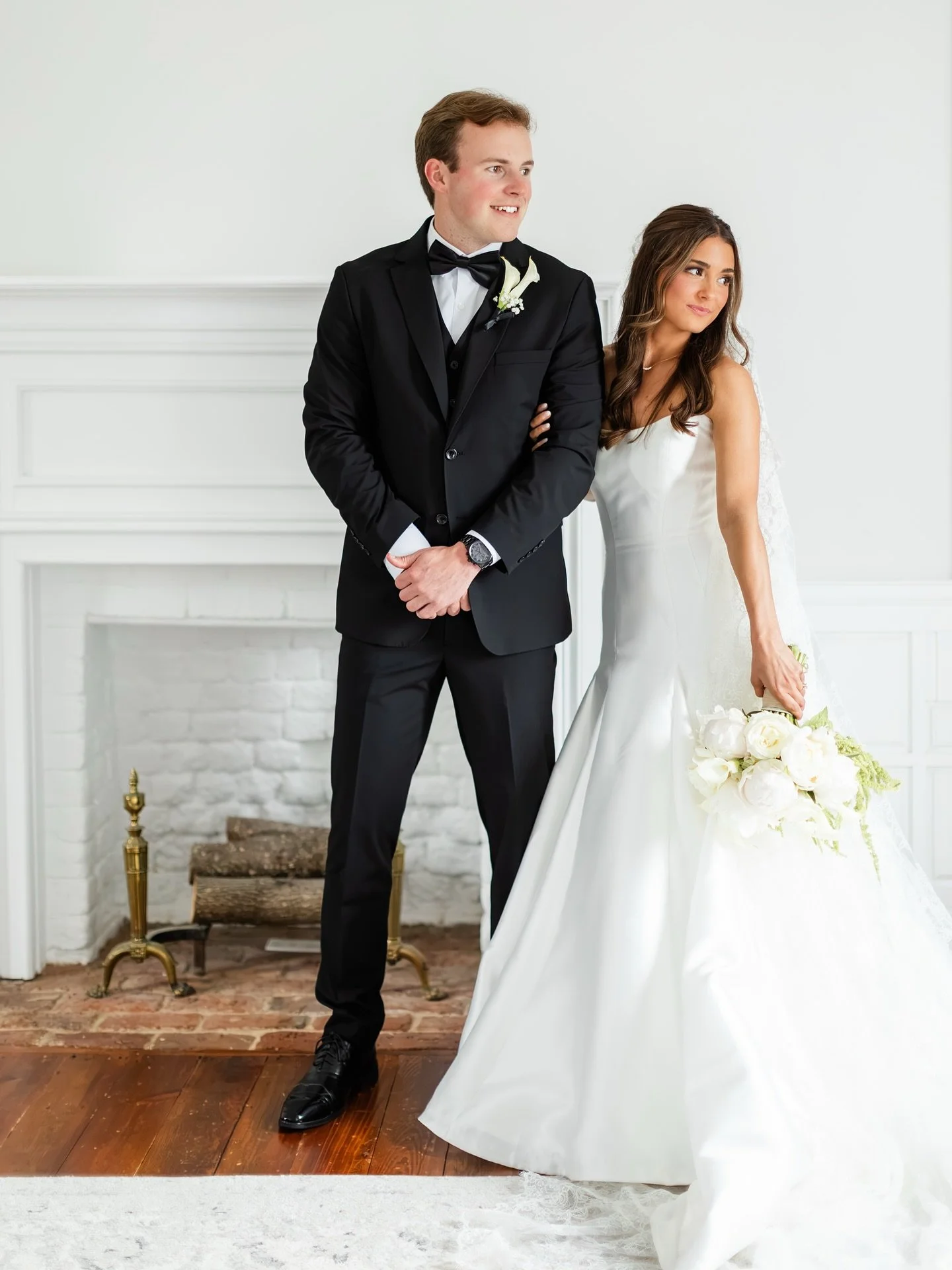 Ella + Tyler 
05&bull;23&bull;26
A little rain, a lot of romance, and a wedding day filled with the sweetest details. From the garden florals to that just-married moment, every little piece came together beautifully!
&bull;
&bull;
Photographer: @whol