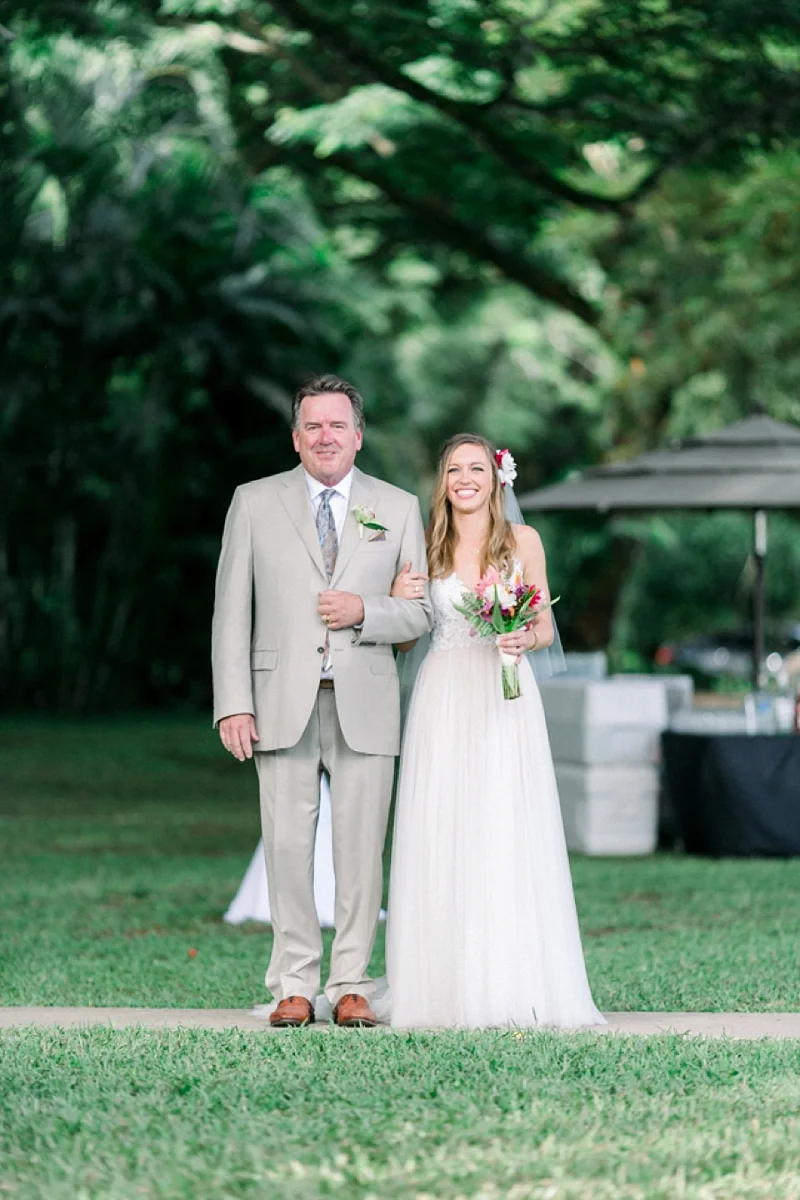 Kualoa_Ranch_Destination_Wedding_Modern_Photo_0020.jpg
