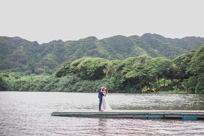 Kualoa_Ranch_Destination_Wedding_Modern_Photo_0032.jpg