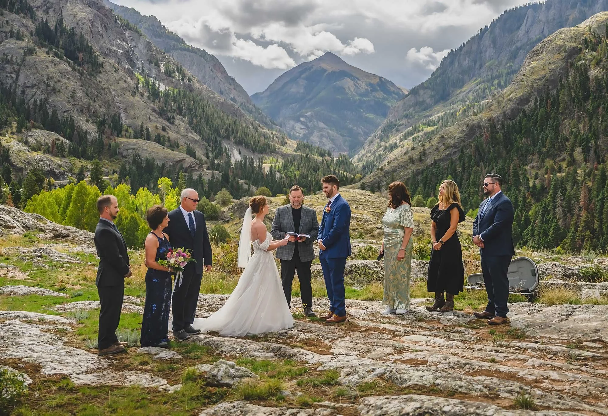 family and friends elopement experience in Ouray