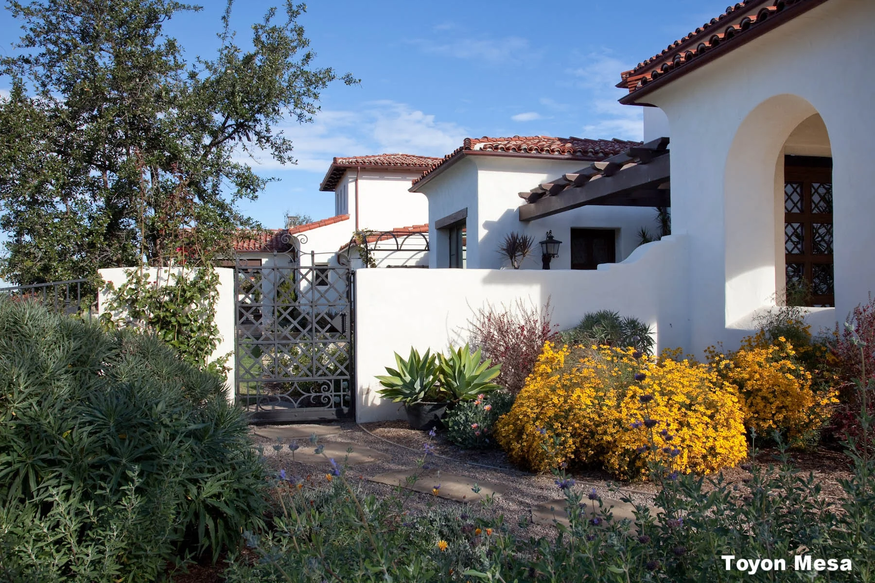 12-10-13 lo res web exteriors-13.jpg