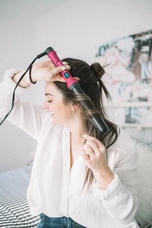 How To Easily Get Loose Beach Waves For Medium Length Hair