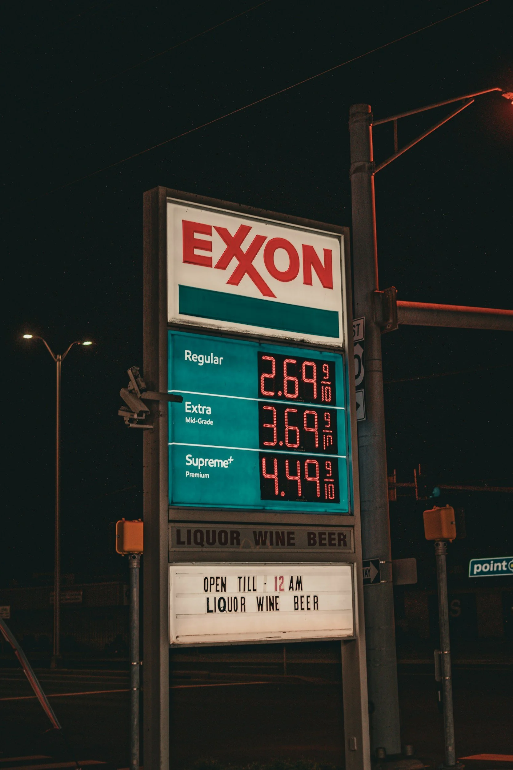 Commercial Cleaning in Houston's Energy Corridor: What Oil &amp; Gas Facility Managers Need to Know