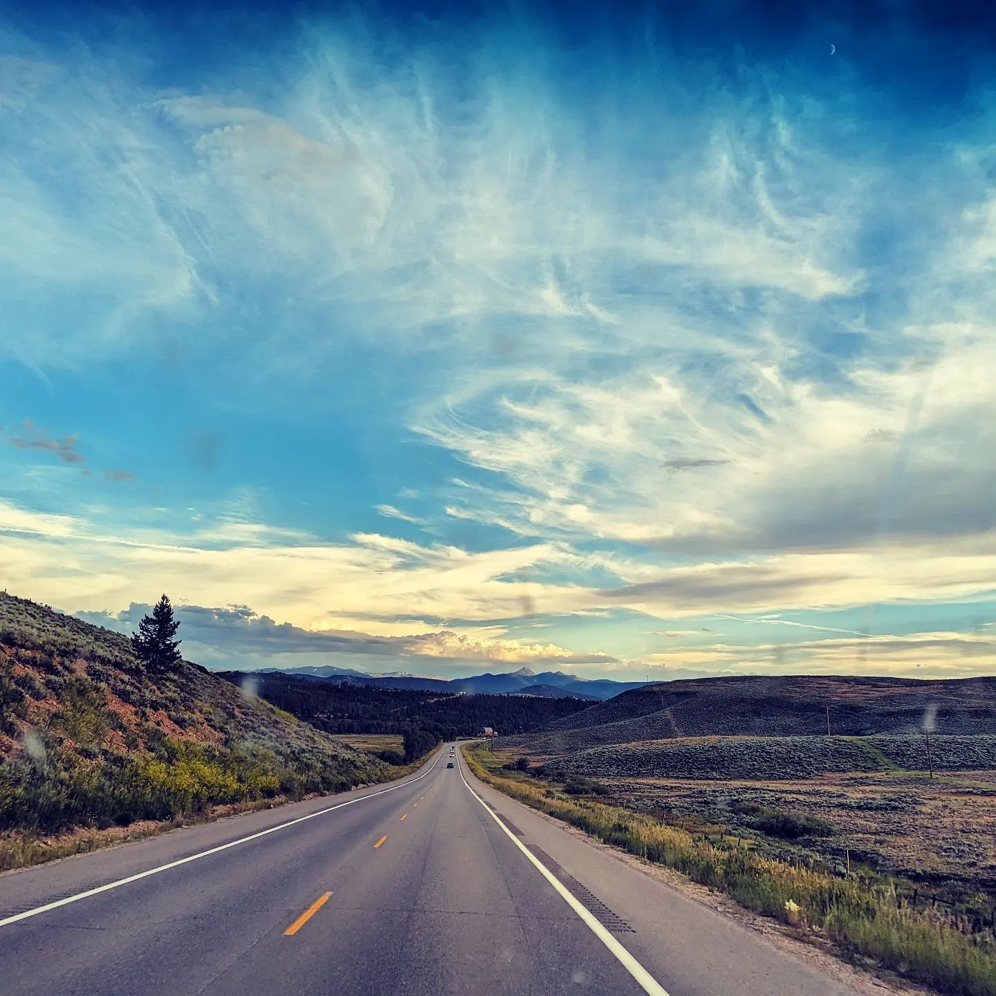 Beautiful view through a dirty windshield
#nomadic #nomad #colorado #bohemianbyandyandnancy