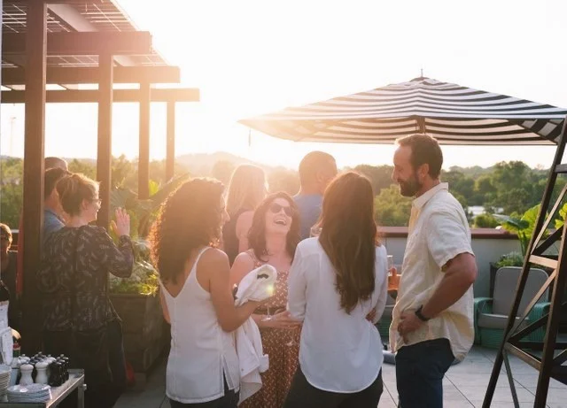 June is here and we're feelin'💃 ⠀
There's so much to look forward to this week, including the House Party on Friday - let loose and celebrate our 2nd anniversary with us in style. See you then 😉
📸 @bishoto
—⠀
#joincommonhouse #rooftopbar #cville #richmond #happymondays