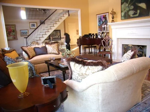 19. FURN+DELY+LR+VIEW+TO+HALL.jpg