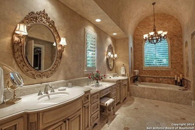 16._Master_Bath.JPG