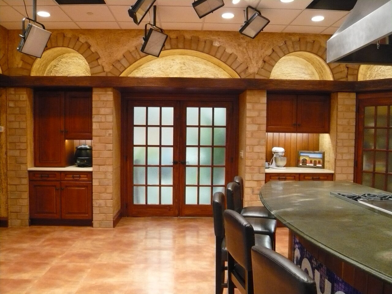 Interior_Decisions_-_Goya'a_Kitchen_1_(12) Entry wall.JPG