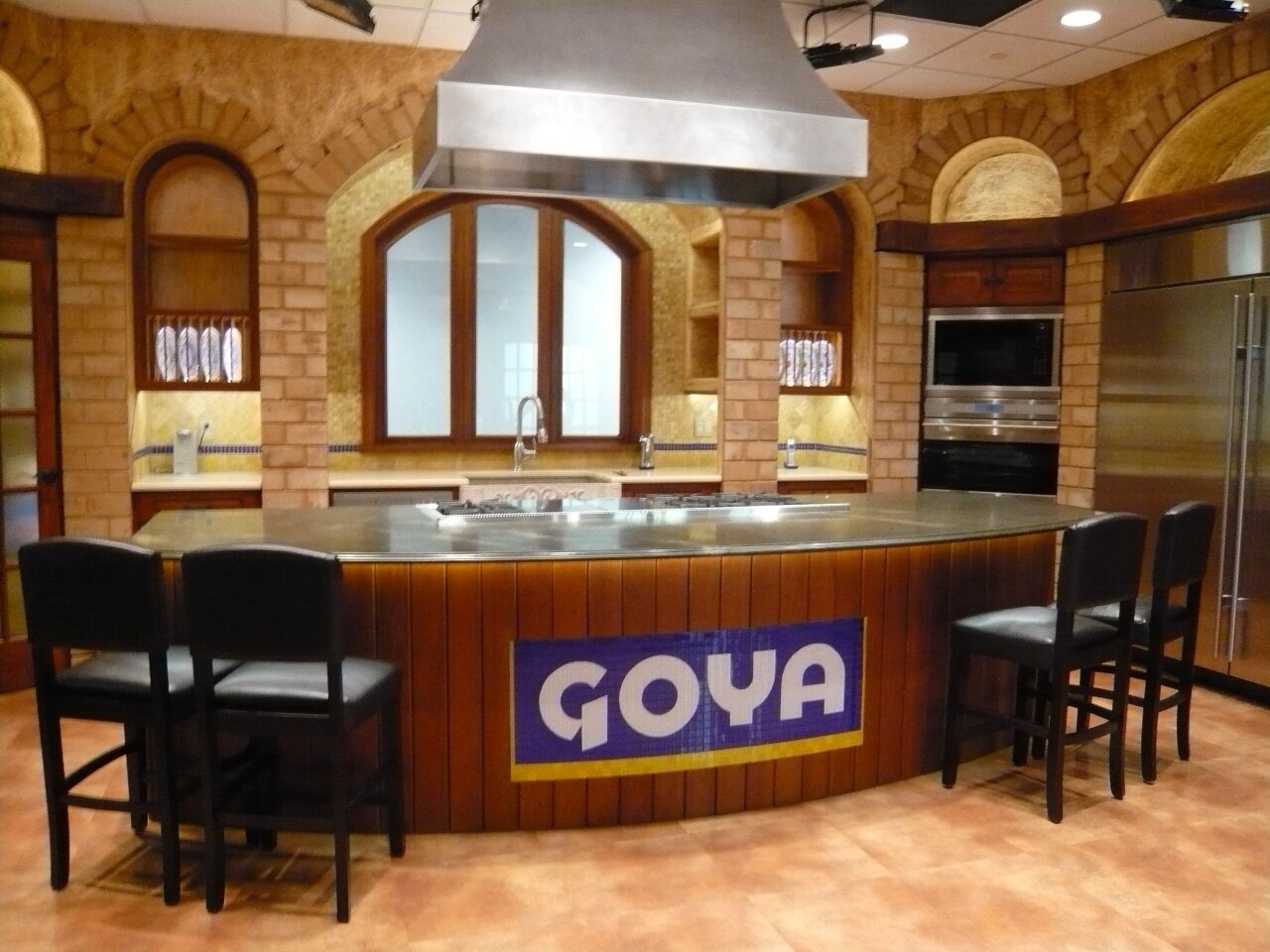 Interior_Decisions_-_Goya'a_Kitchen_1_(13).JPG
