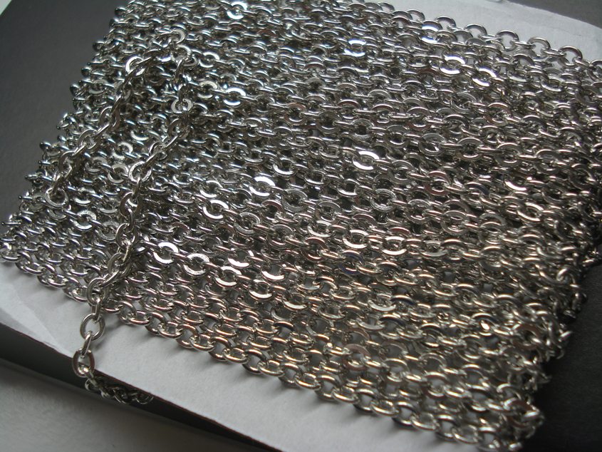 Larger_Silver_chain_color.JPG