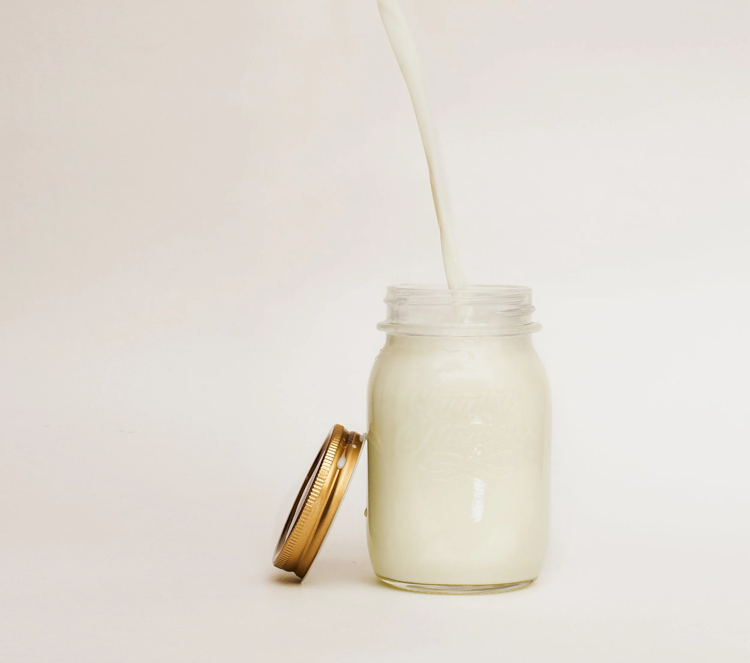 yogurt pour.jpg