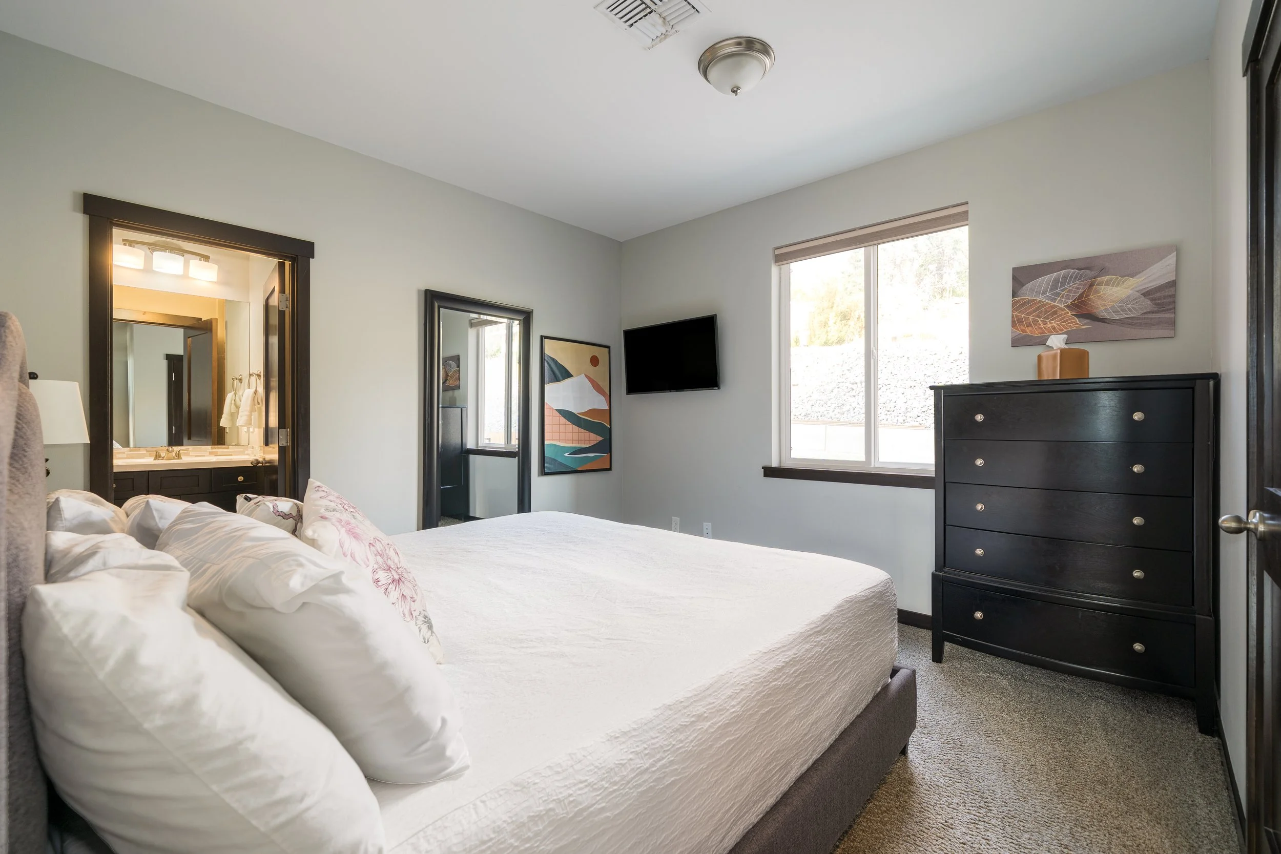 Golden master bedroom 2025.jpg