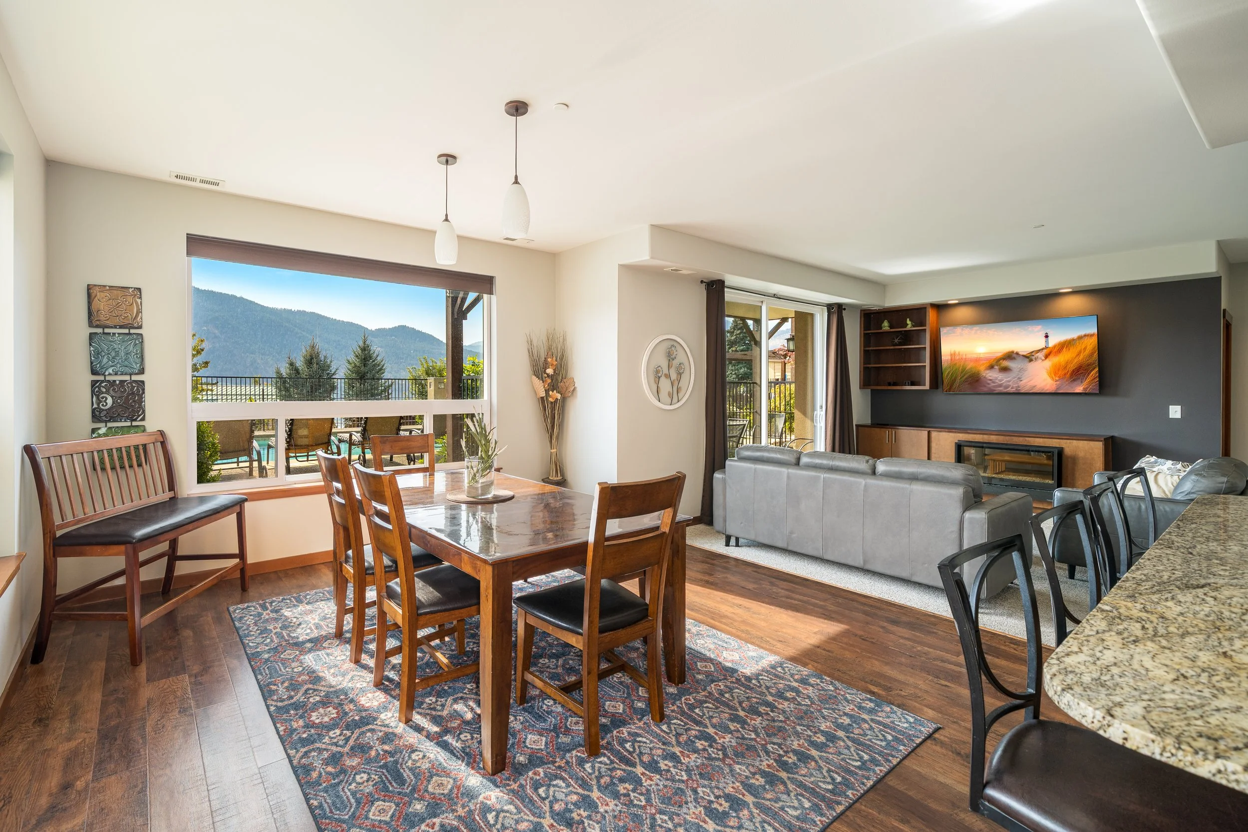 Poolside dining 2025.jpg