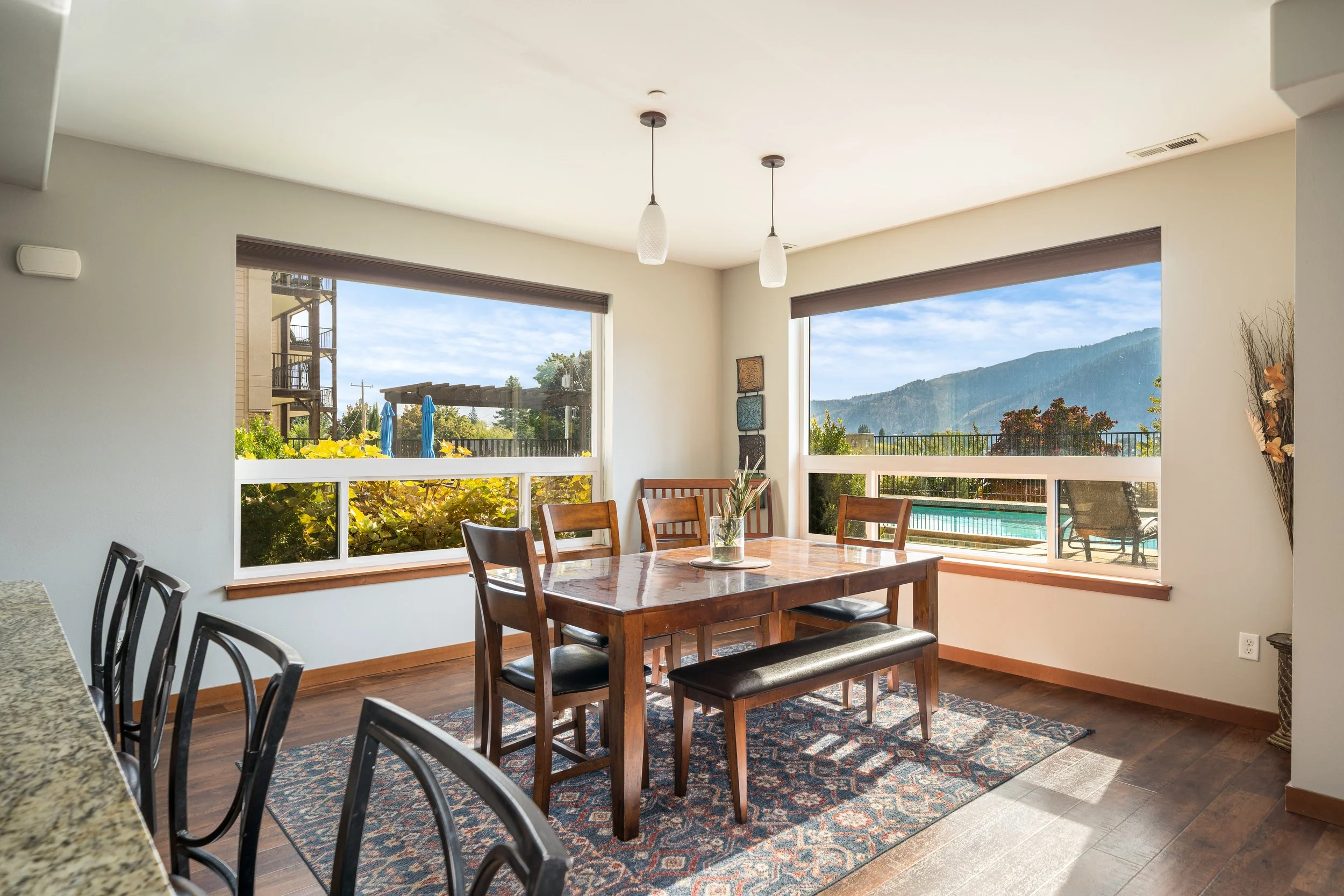 Poolside dining 2 2025.jpg