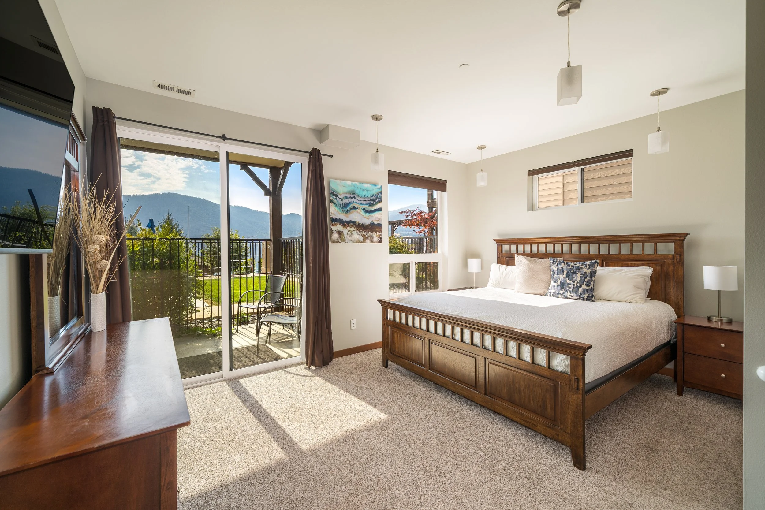 Poolside master bed 2025.jpg