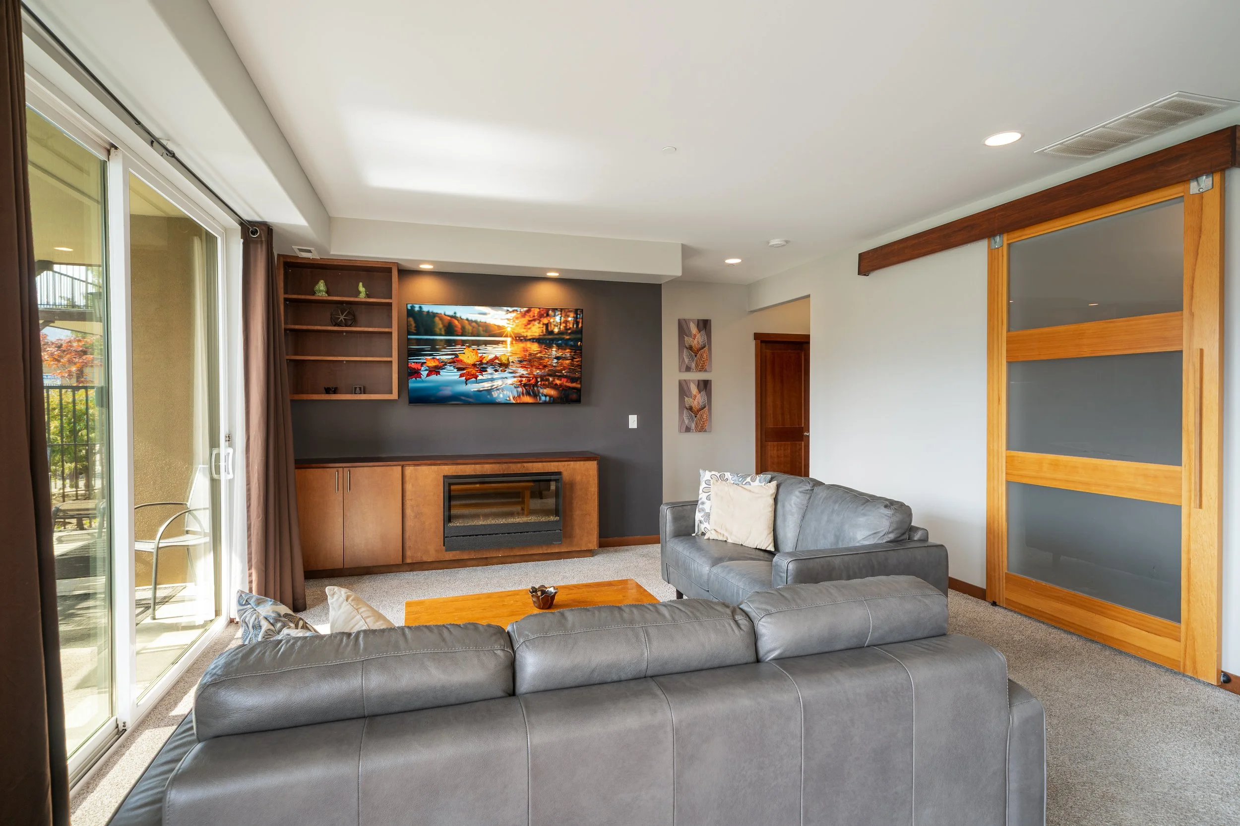 Poolside living TV 2025.jpg