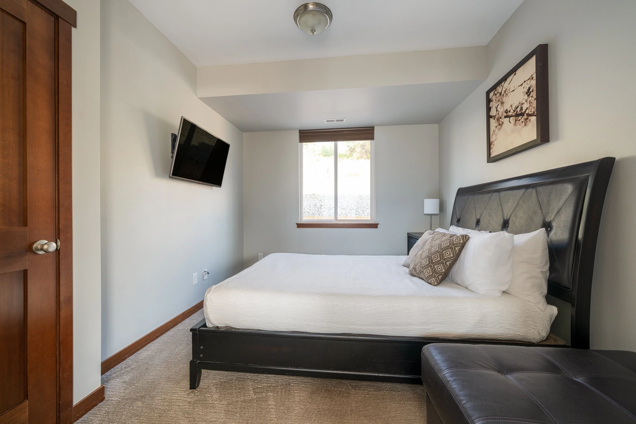 Manson Bay barndoor room 2025.jpg