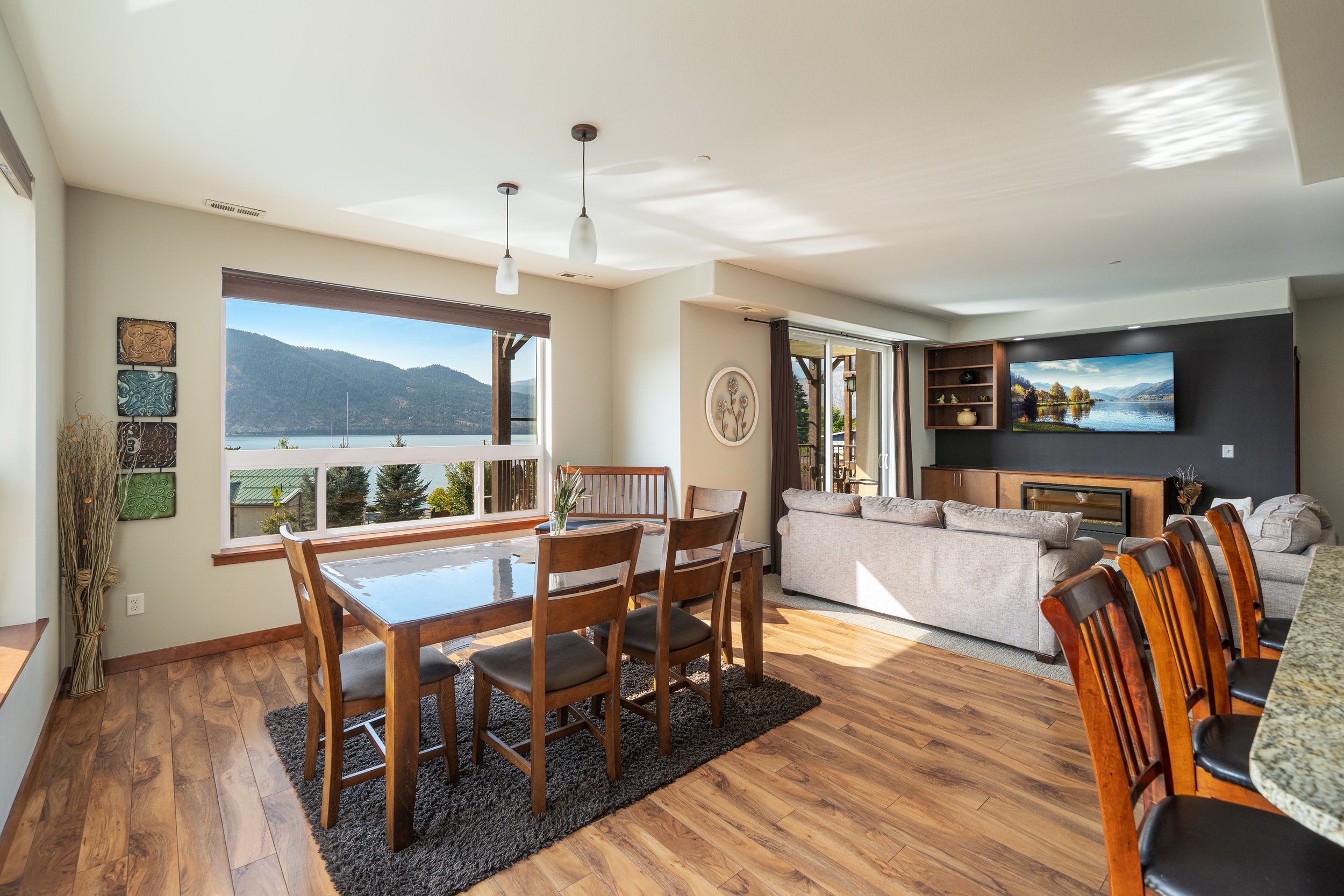 Manson Bay dining room 2 2025.jpg