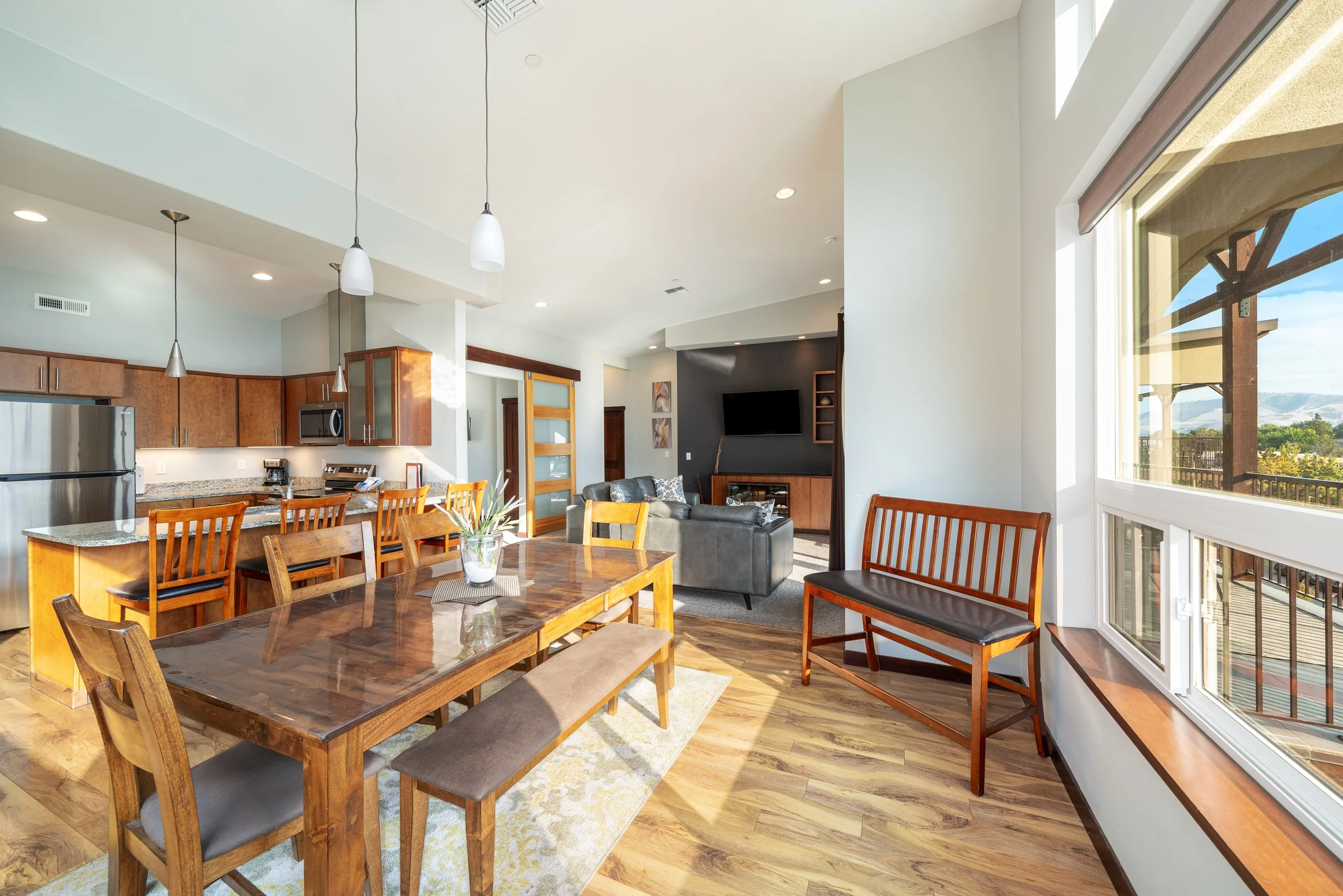 Apple Blossom dining rm 2025.jpg