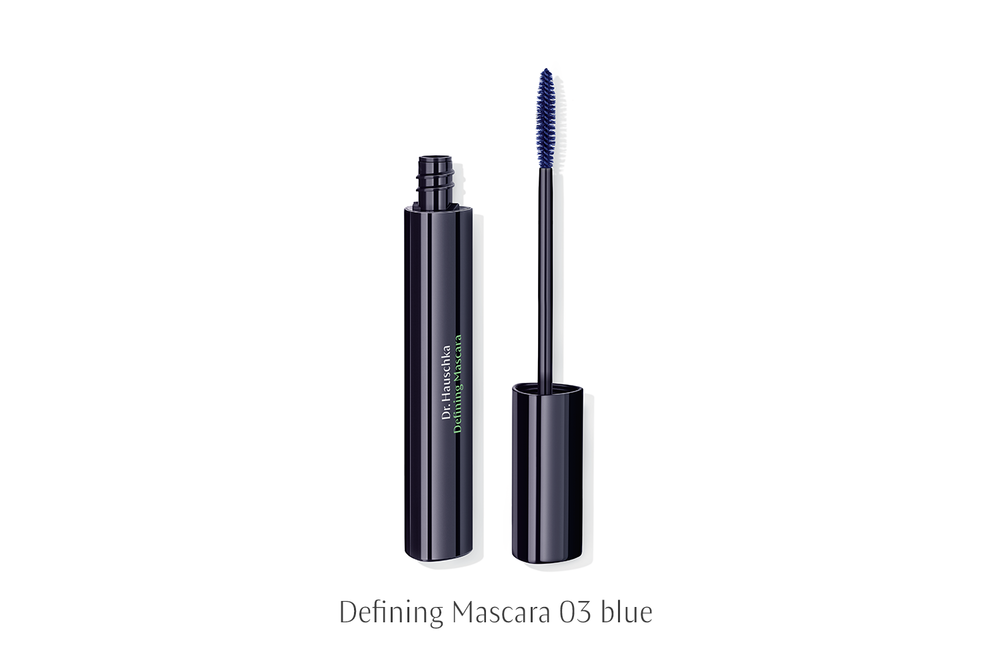 DH-Defining-Mascara-03-blue.png