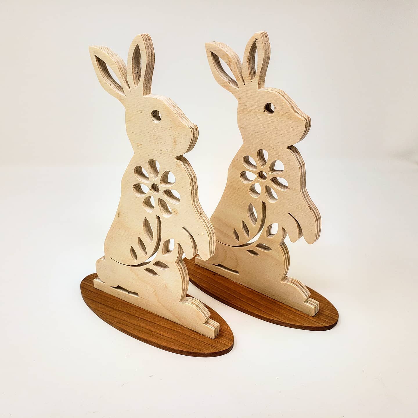 Happy Easter!! You can buy these handmade bunnies and much more by checking out @CoastalCraftCircuit here or on #Etsy today! .
.
.
.
#woodworking #woodisgood #art #carving #bunny #bunniesofinstagram #finewoodworking #custom #easter #easterdecor #coas