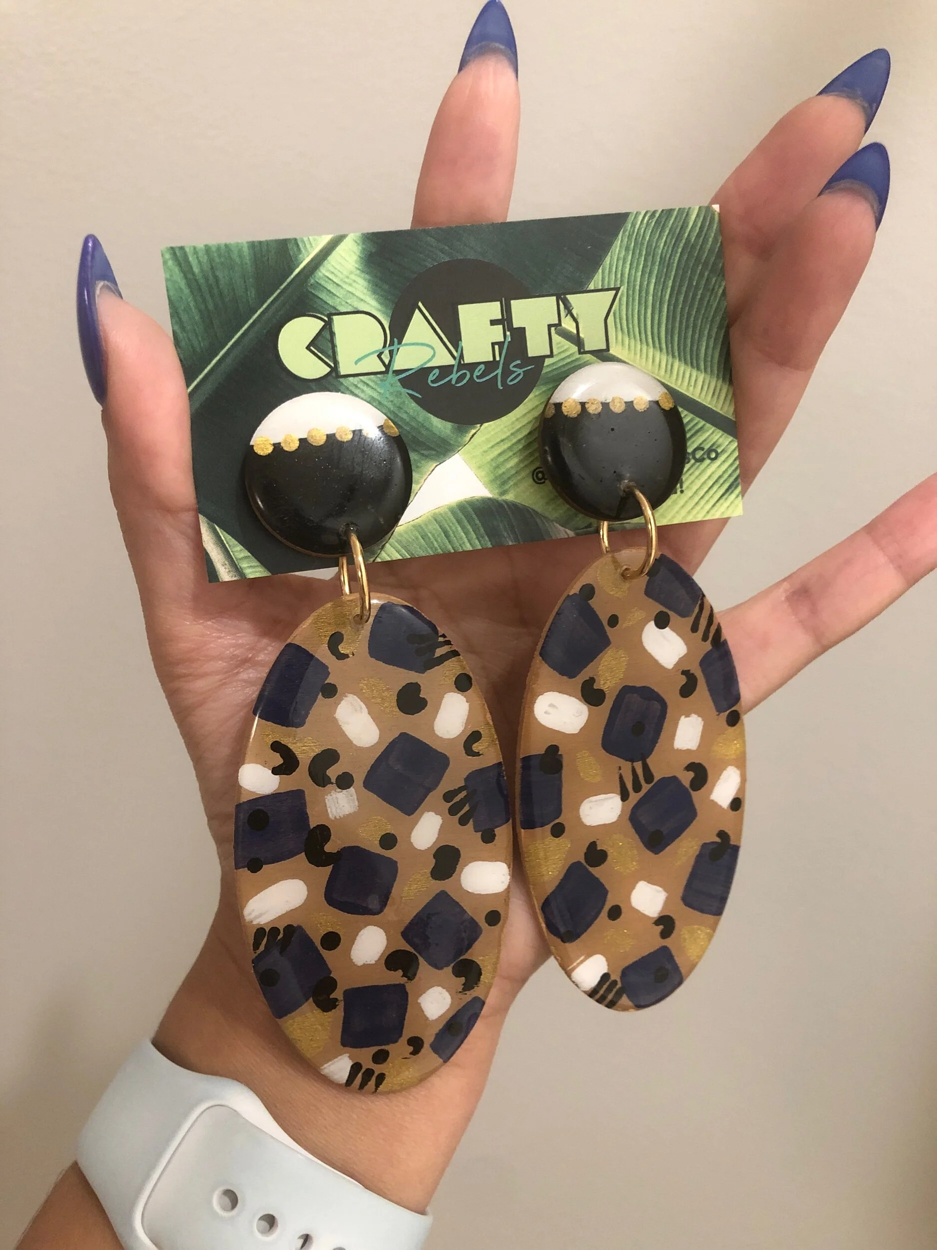 0F6FF7E2-677B-490A-AED6-3C779B2D4365