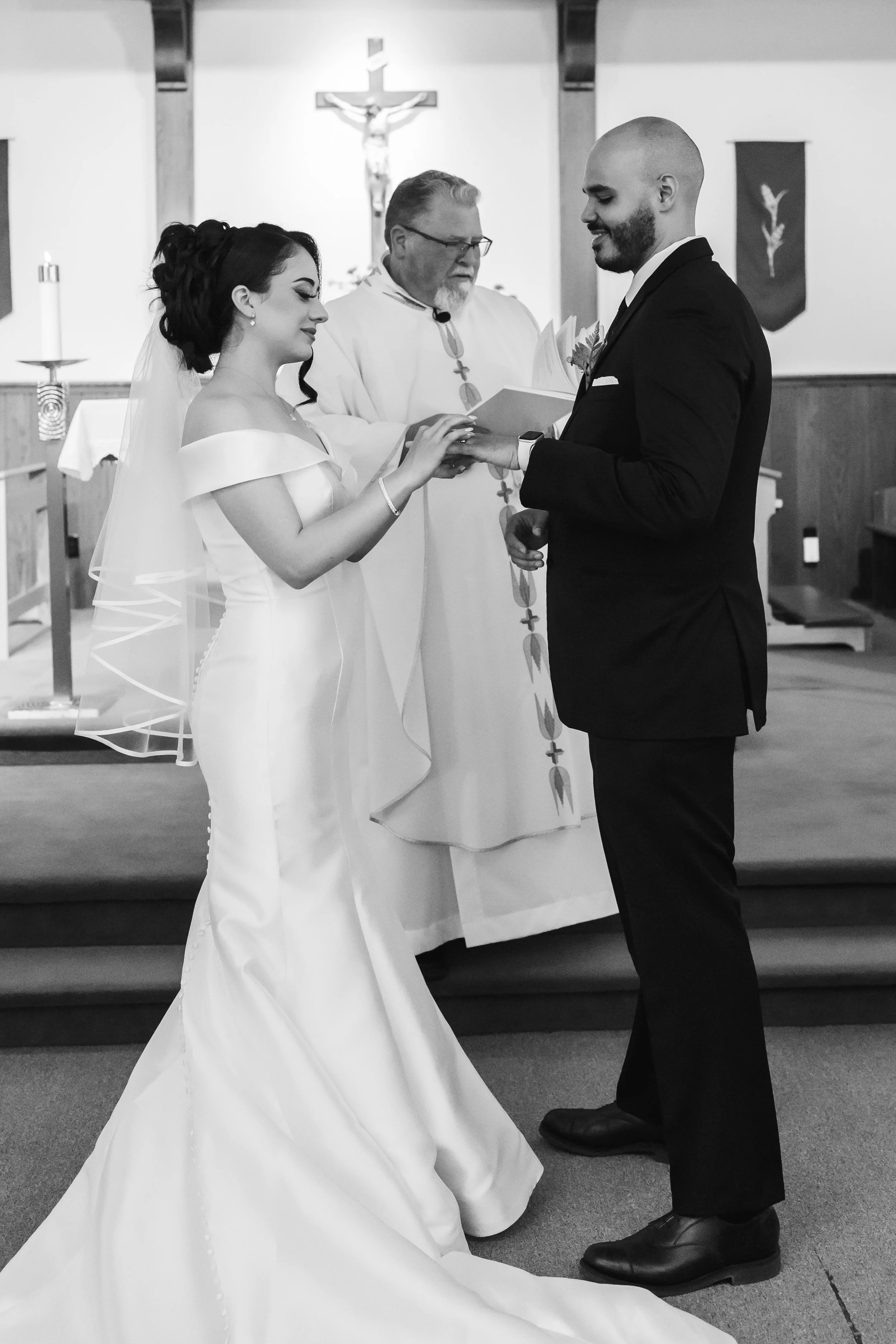 Ceremony-ring exchange-06077.jpg