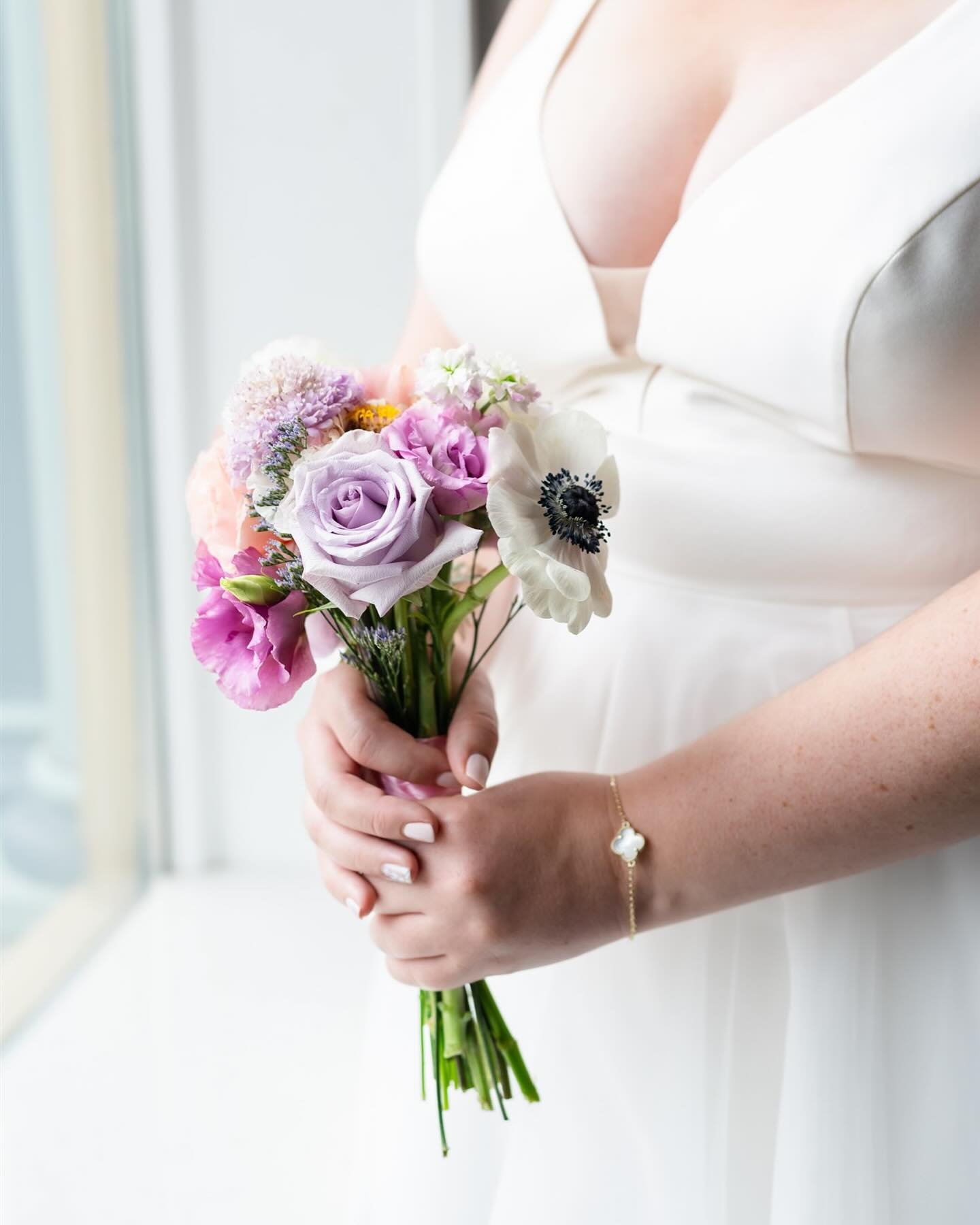 What a beautiful bouquet 💐 

#weddingbouquet #weddingphotographer #windsorphotographer #torontophotographer #kitchenerphotographer #bouquet