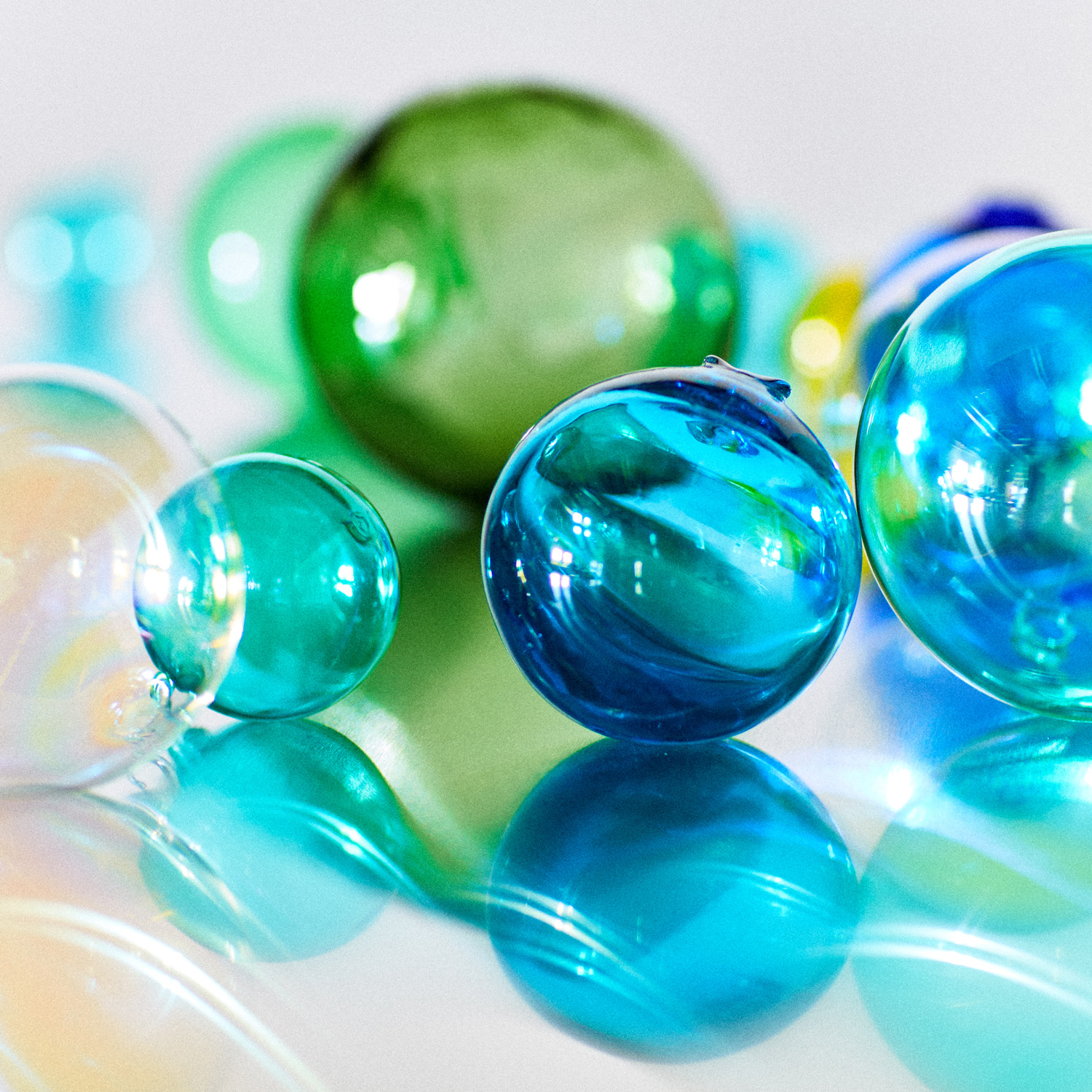 glass-color-balls.jpg