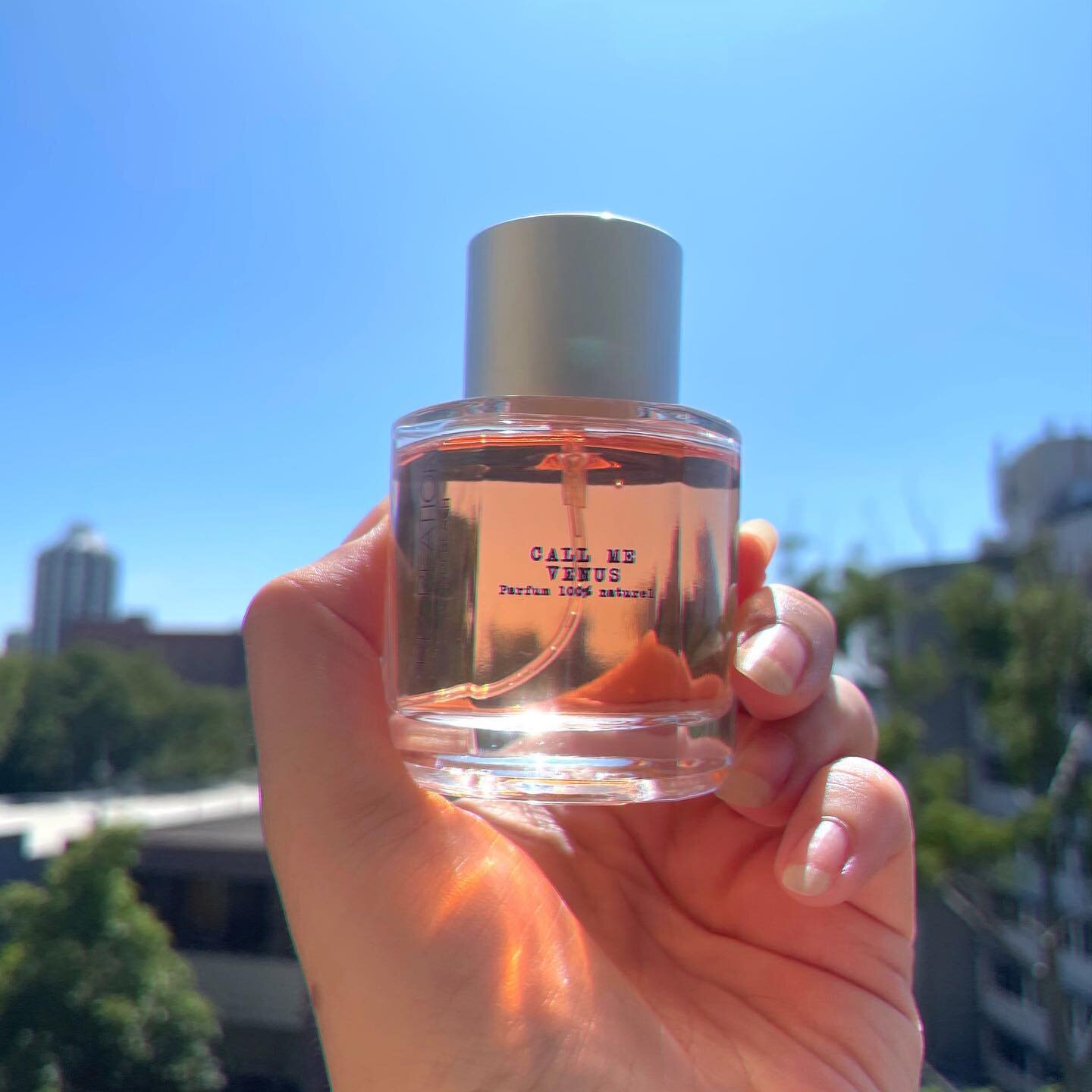 Fragrance of the month: Call Me Venus by @recreationbeauty 

Top Notes: Cassis, lemon, peach
Mid Notes: Rose, geranium, clary sage, neroli,
Base Notes: Orris, Cedarwood

This perfume is like walking through a rose garden, it&rsquo;s so light and deli
