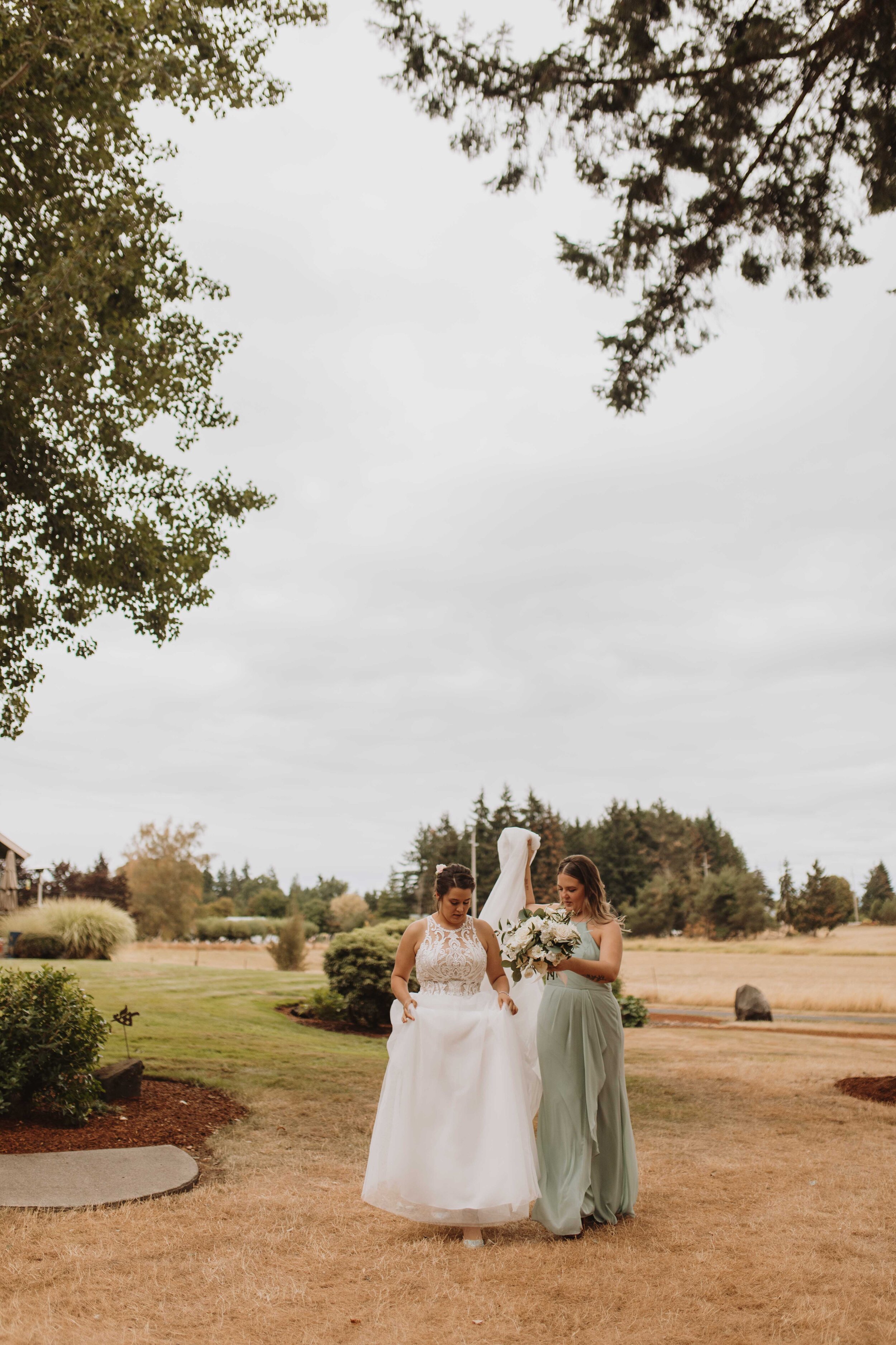 molly-alix-backyard-warren-oregon-wedding-2021-221.jpg